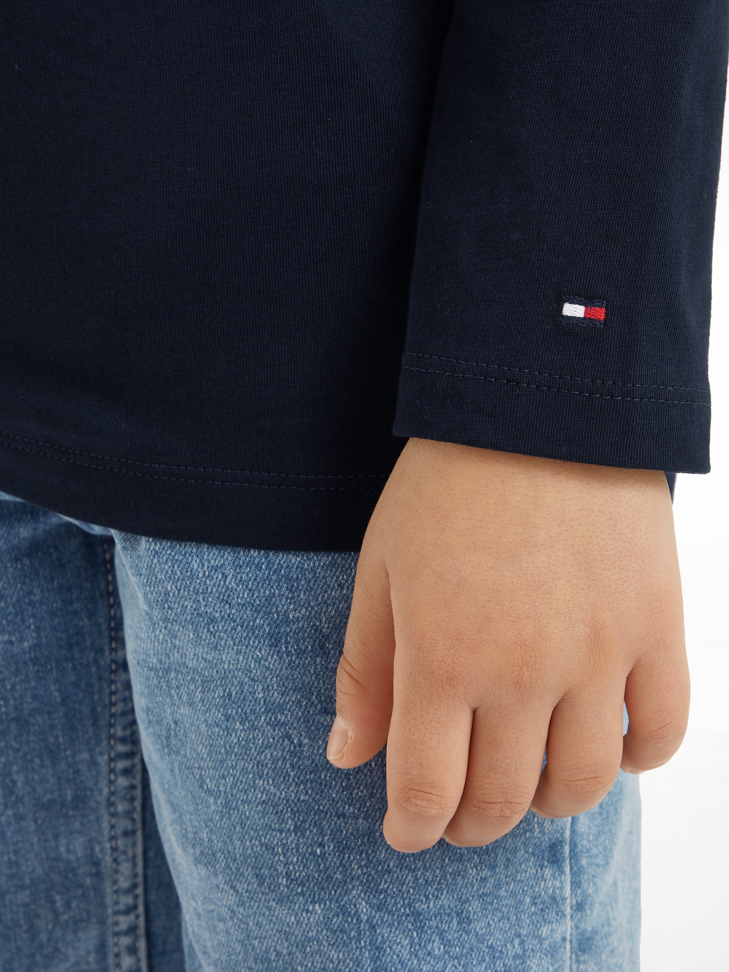 Tommy Hilfiger Langarmshirt »MONOTYPE FLOCK REGULAR TEE LS«, Kinder bis 16 Jahre mit Logoschriftzug