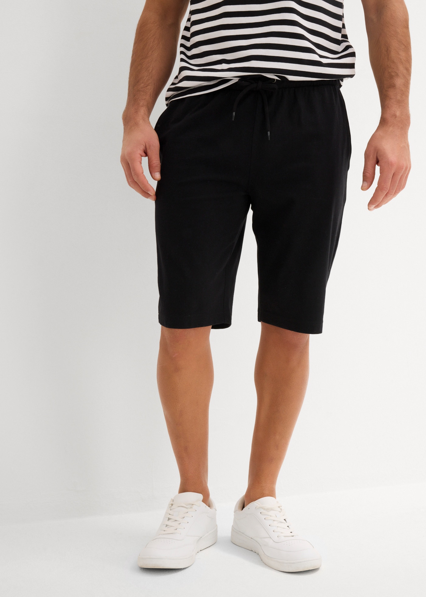 bonprix Shorts  aus Baumwolle und Polyester, Regular Fit, leichte Qualität