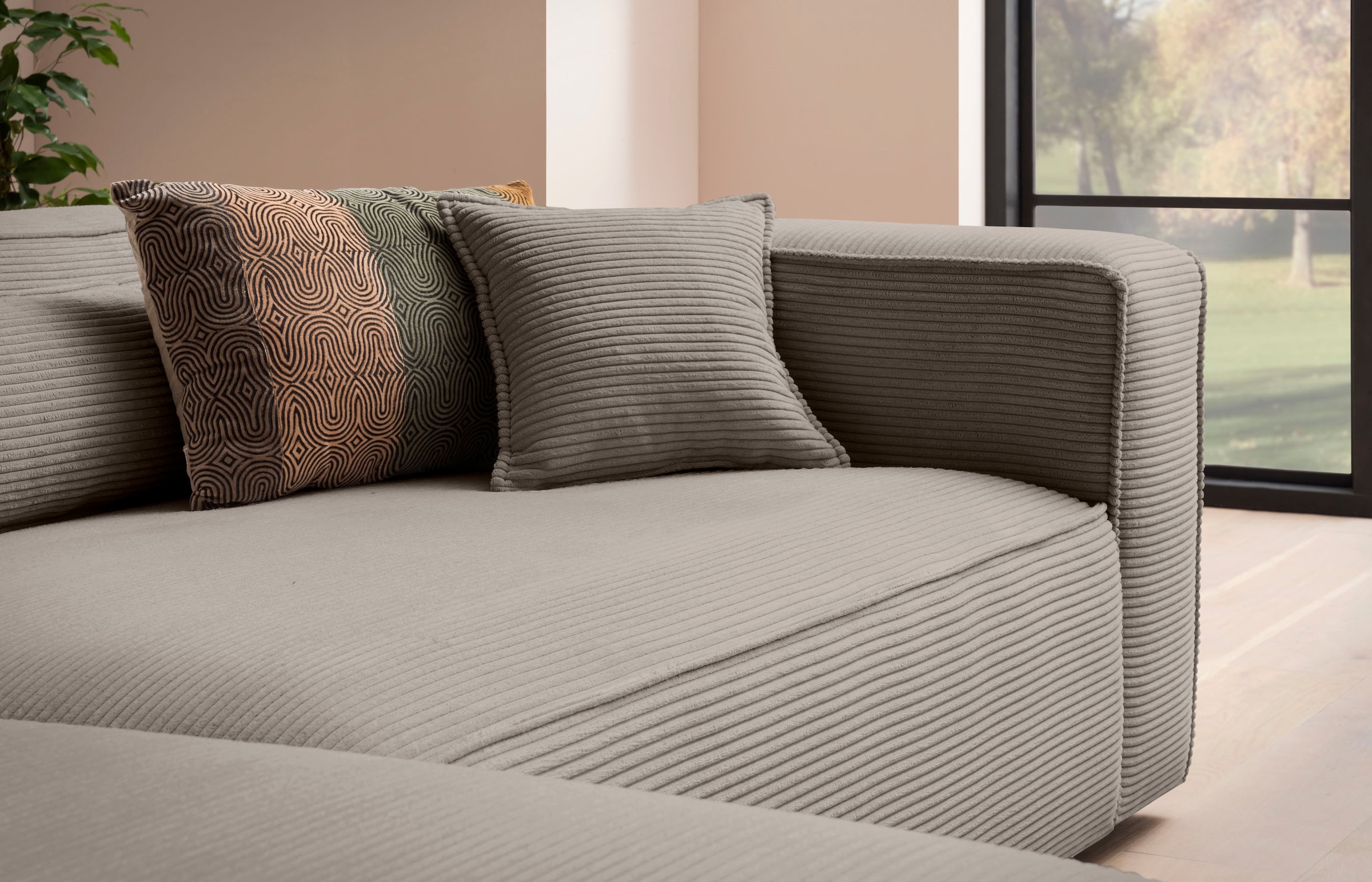 LeGer Home by Lena Gercke Ecksofa »PIARA XXL, Big-Sofa in Cord oder Leinenoptik, L-Form, mit Kedernaht«, wahlweise Ottomane rechts/links, schwarze Füße, bequemer Sitzkomfort