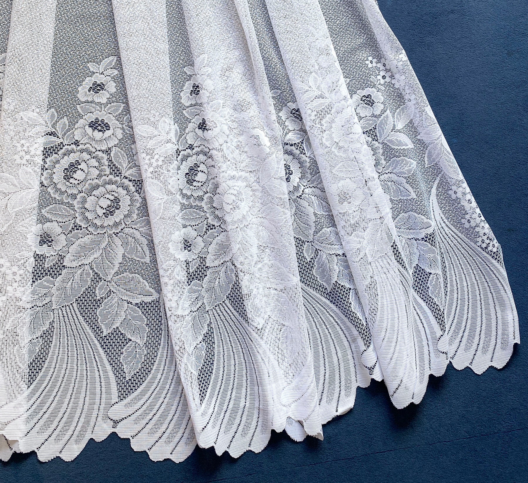 Weckbrodt Gardine »Savannah«, (1 St.), Jacquard, strukturiert, halbtransparent, Bordüre, Kante, floral, Store