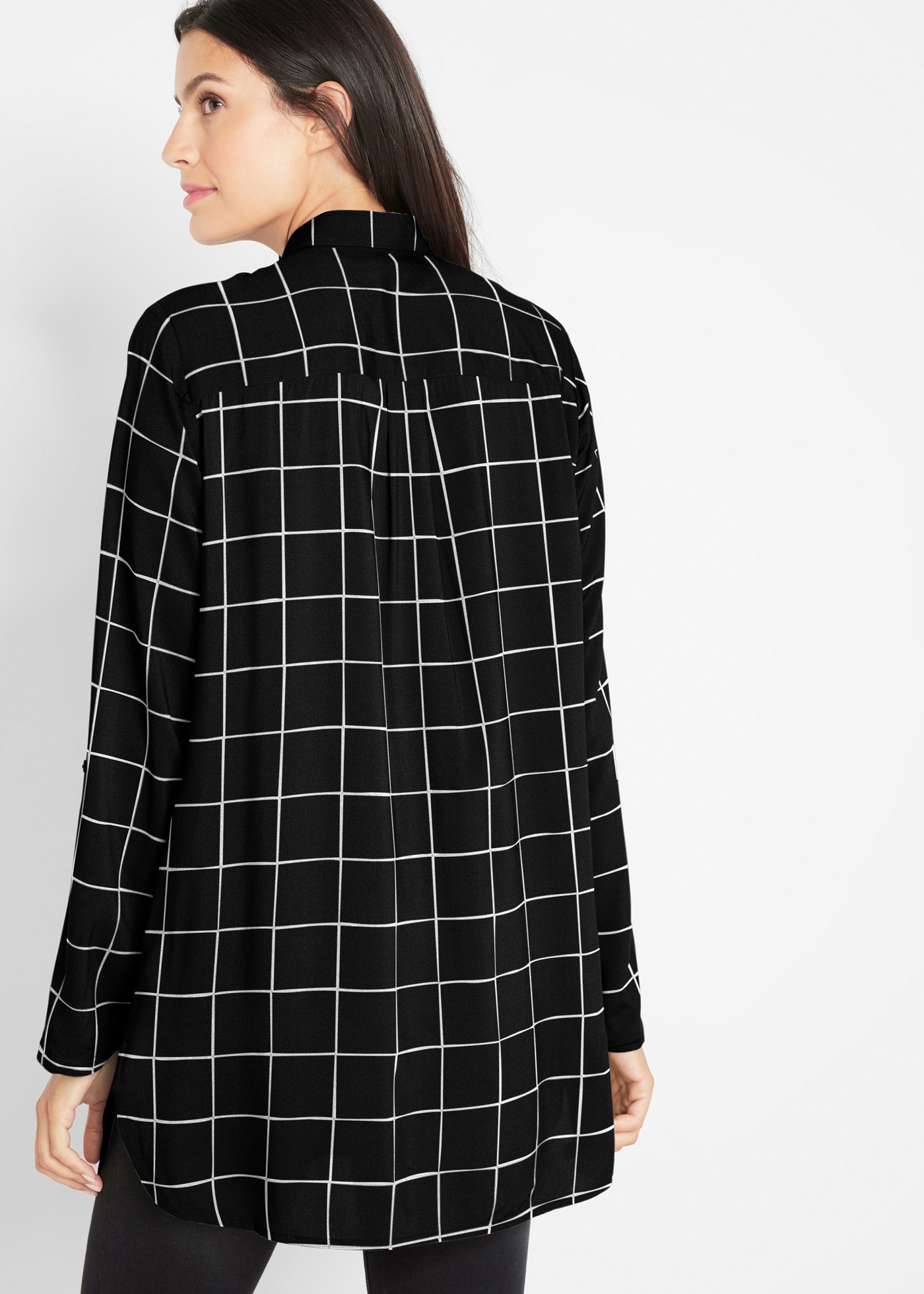 bonprix Longbluse »Karierte Longbluse mit Taschen« figurumspielende Passform, mit Karomuster, aus Viskose