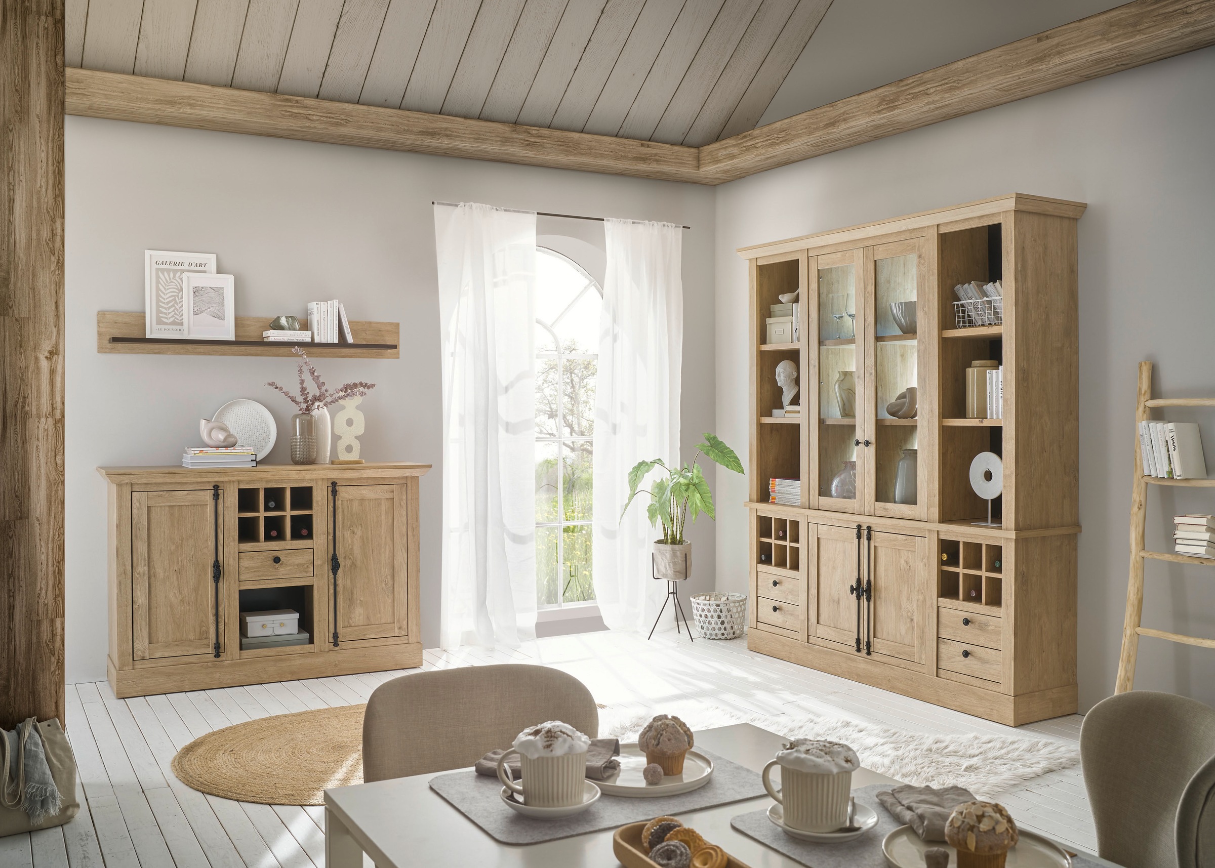 Home affaire Highboard »Cornwall, Kommode im Landhausstil, Schrank, Sideboard, Eiche Dekor«, (1 St.), verschnörkelte Metallgriffe, ausreichend Stauraum, 152 cm breit