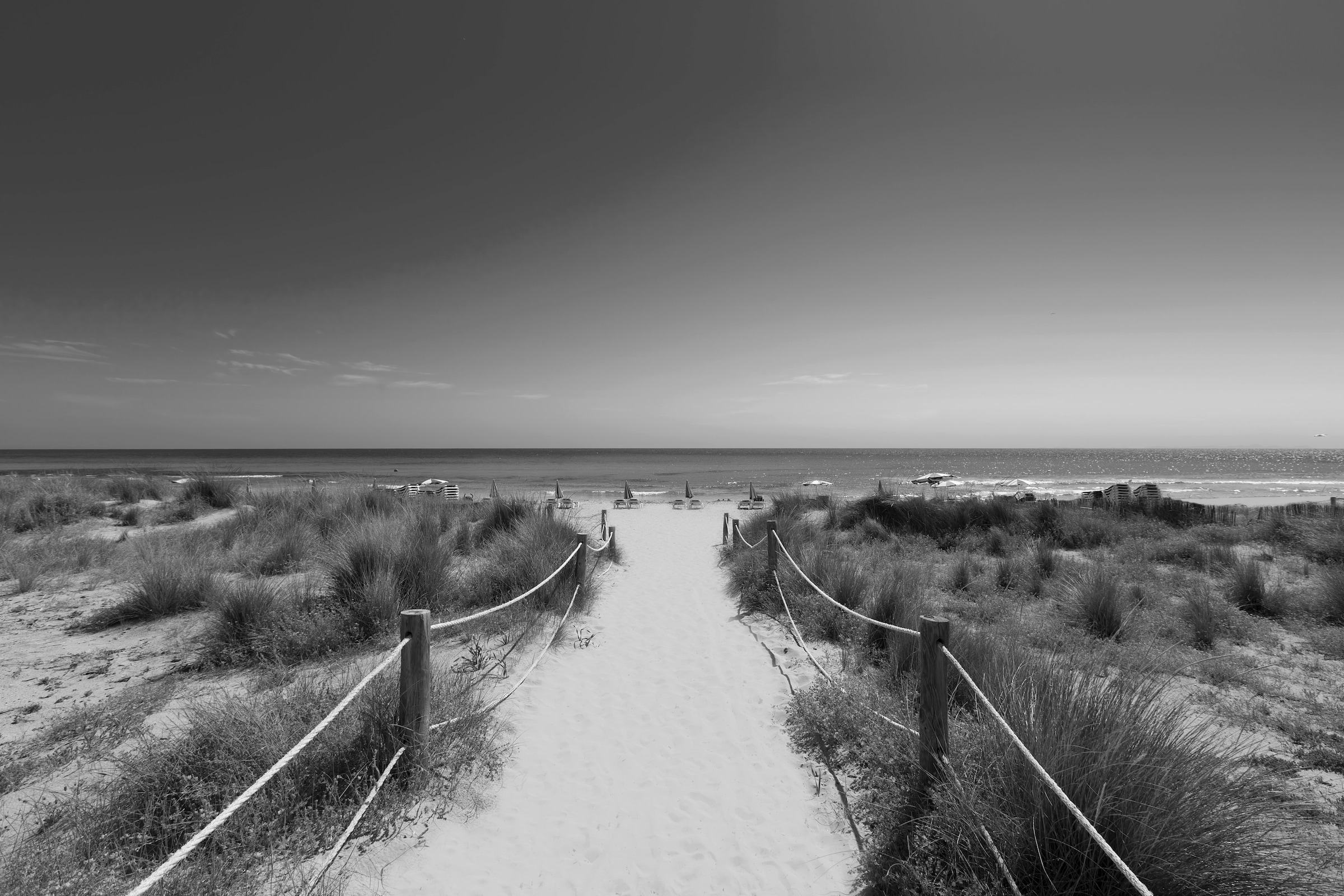 Papermoon Fototapete »Strand Schwarz & Weiß« günstig online kaufen