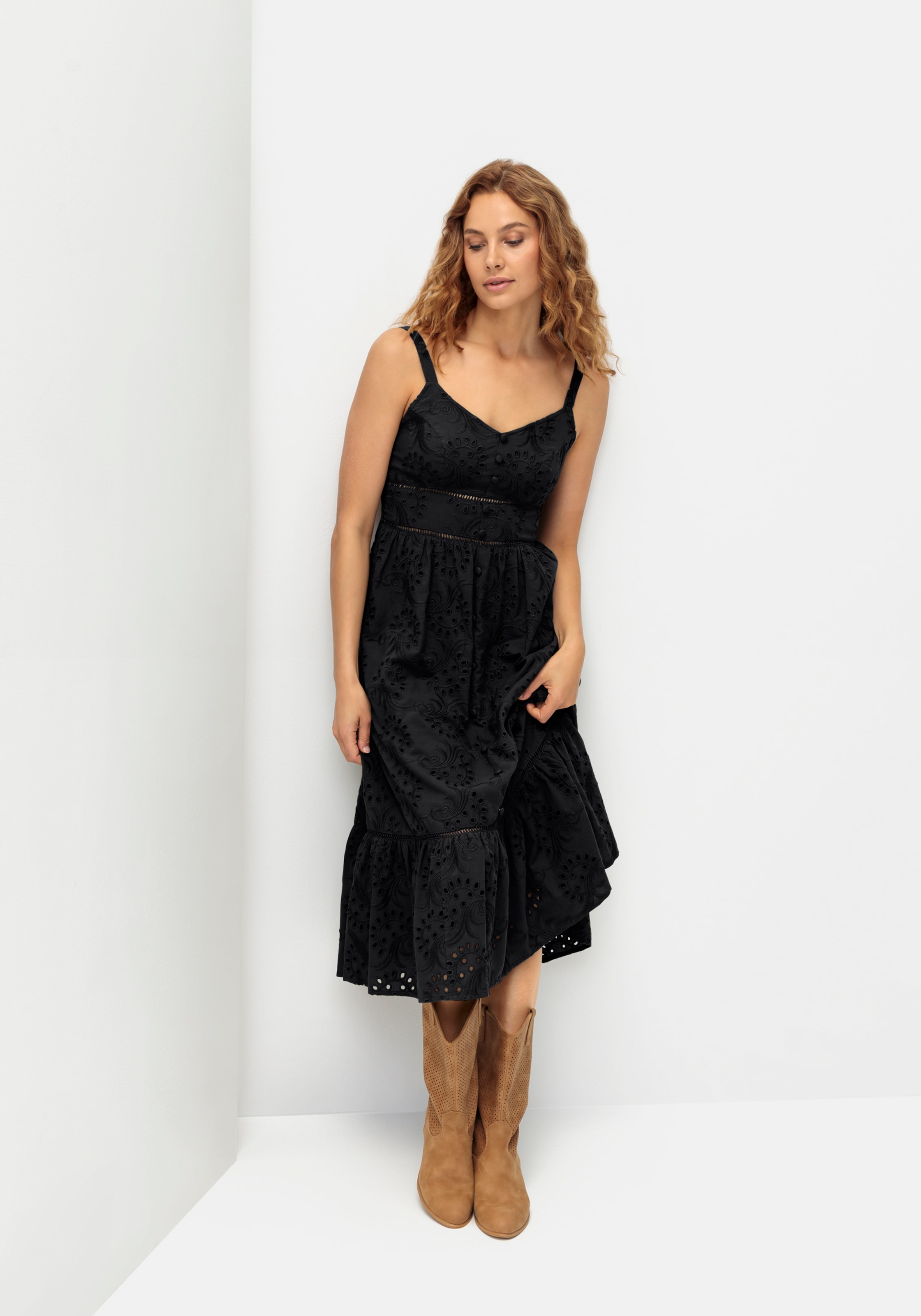 LASCANA Midikleid mit sommerlicher Lochstickerei