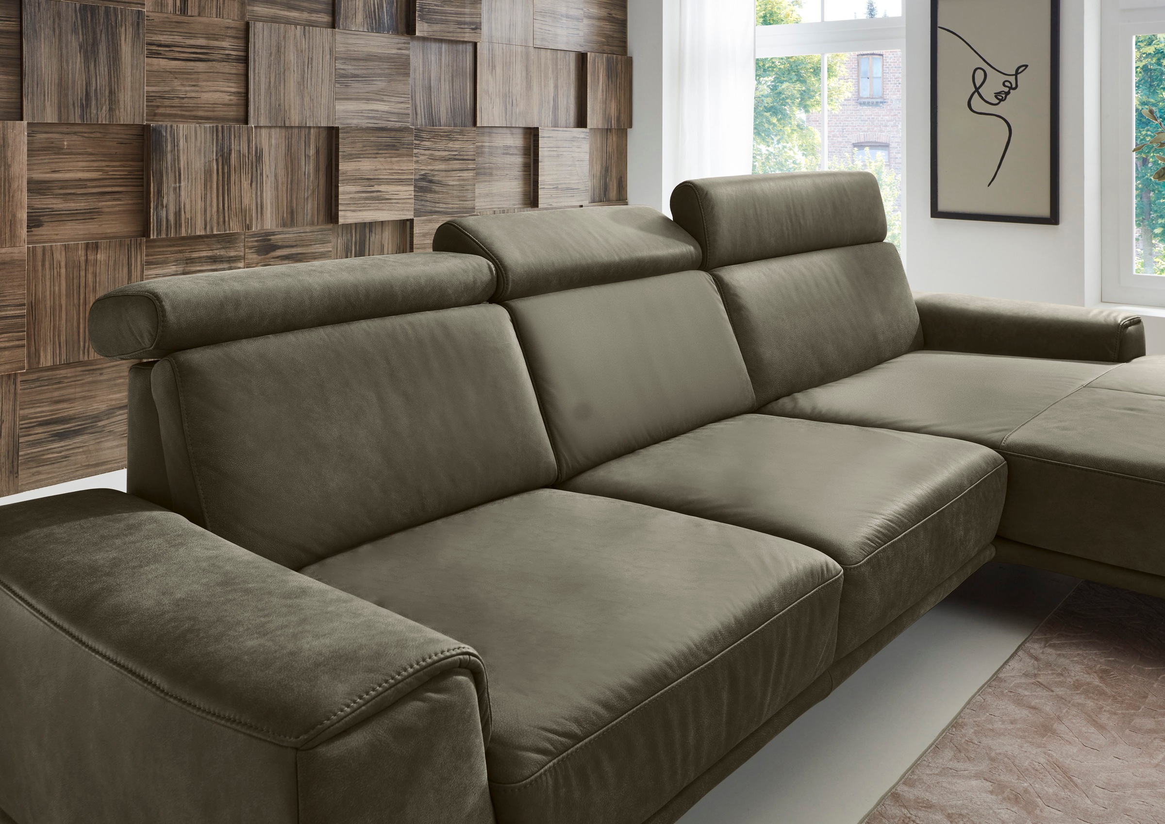 Die PlanBar Ecksofa »PN-EM22041 L-Form«, wahlweise motorisches Canape oder Sitztiefenverstellung
