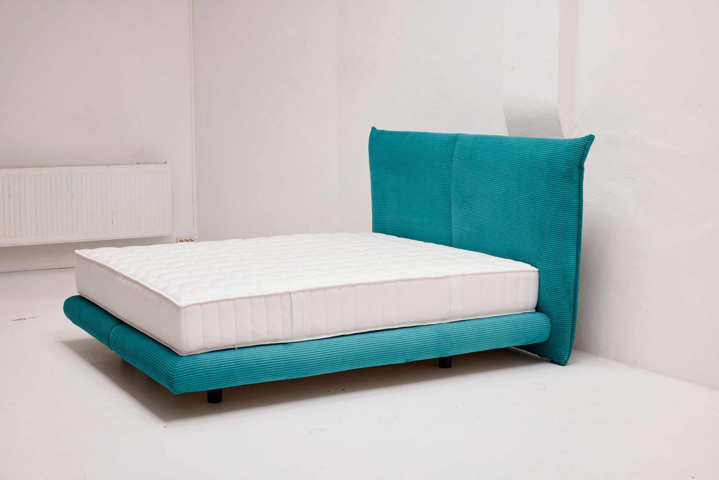 4. Bild von TOM TAILOR HOME Boxspringbett »SOHO PILLOW BOX«, in Schwebeoptik, Kopfteil in Kissenform, Höhe 120 cm