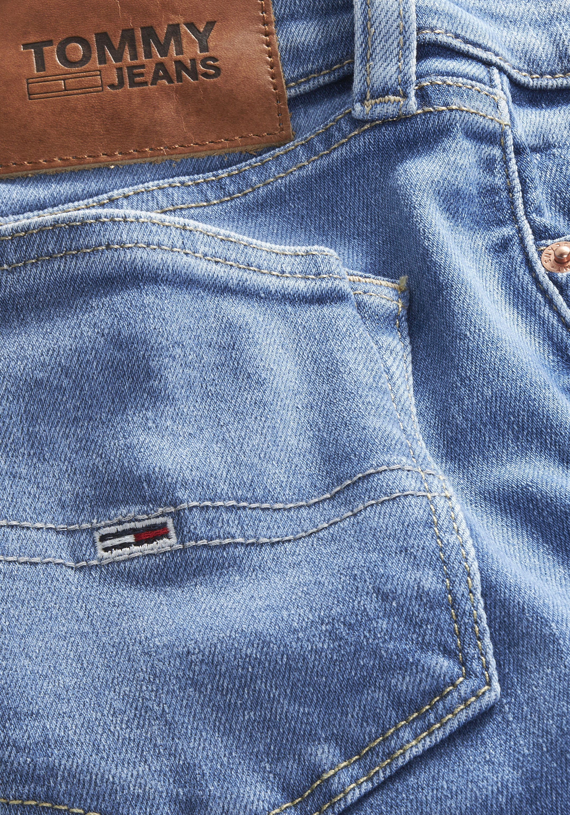 Tommy Jeans Skinny-fit-Jeans »NORA MR SKNY CE237«, mit Tommy Jeans  Logo-Badge & Stickereien online bestellen