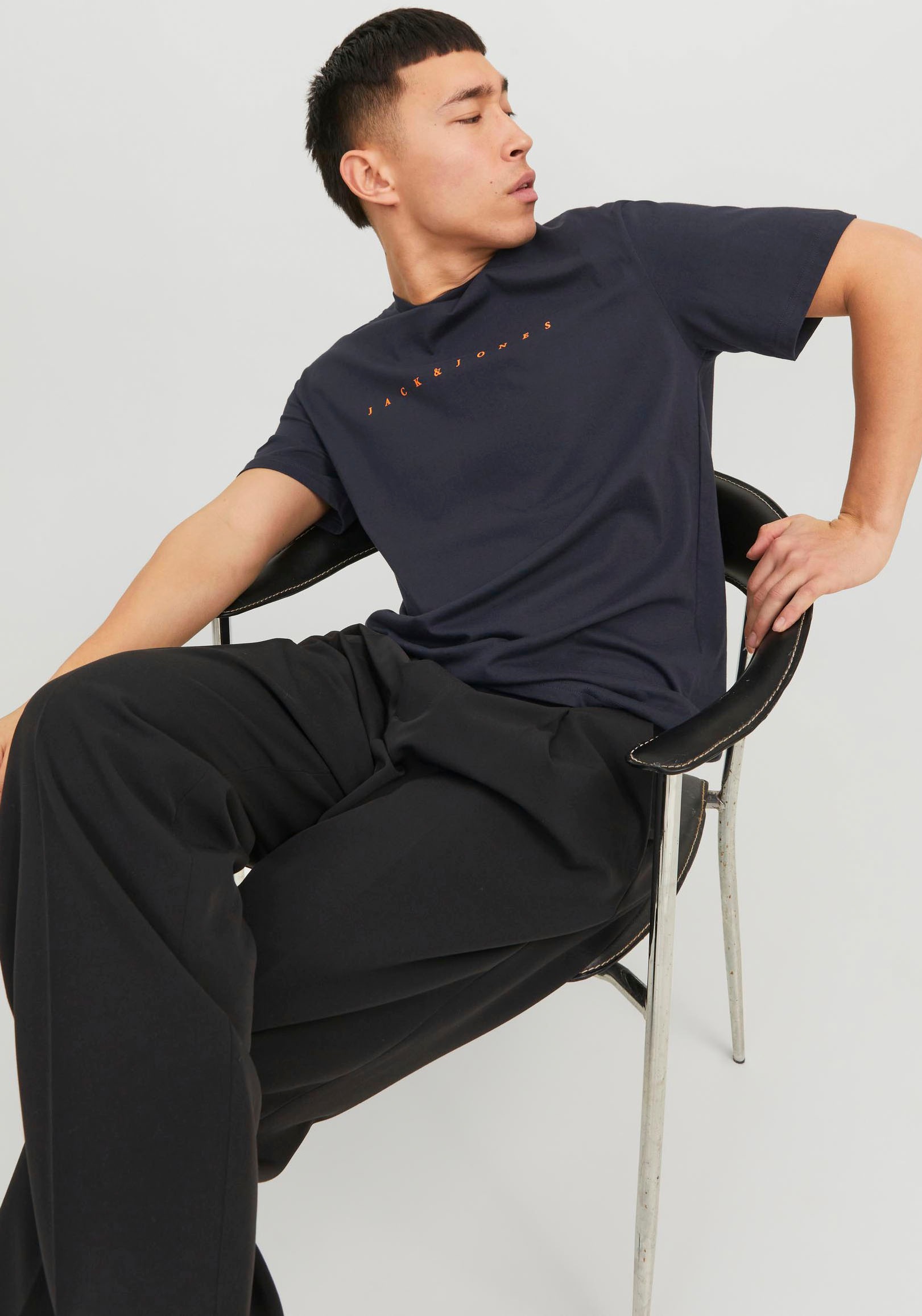 Jack & Jones Rundhalsshirt »JJESTAR JJ TEE SS NOOS«, mit Logo Schriftzug