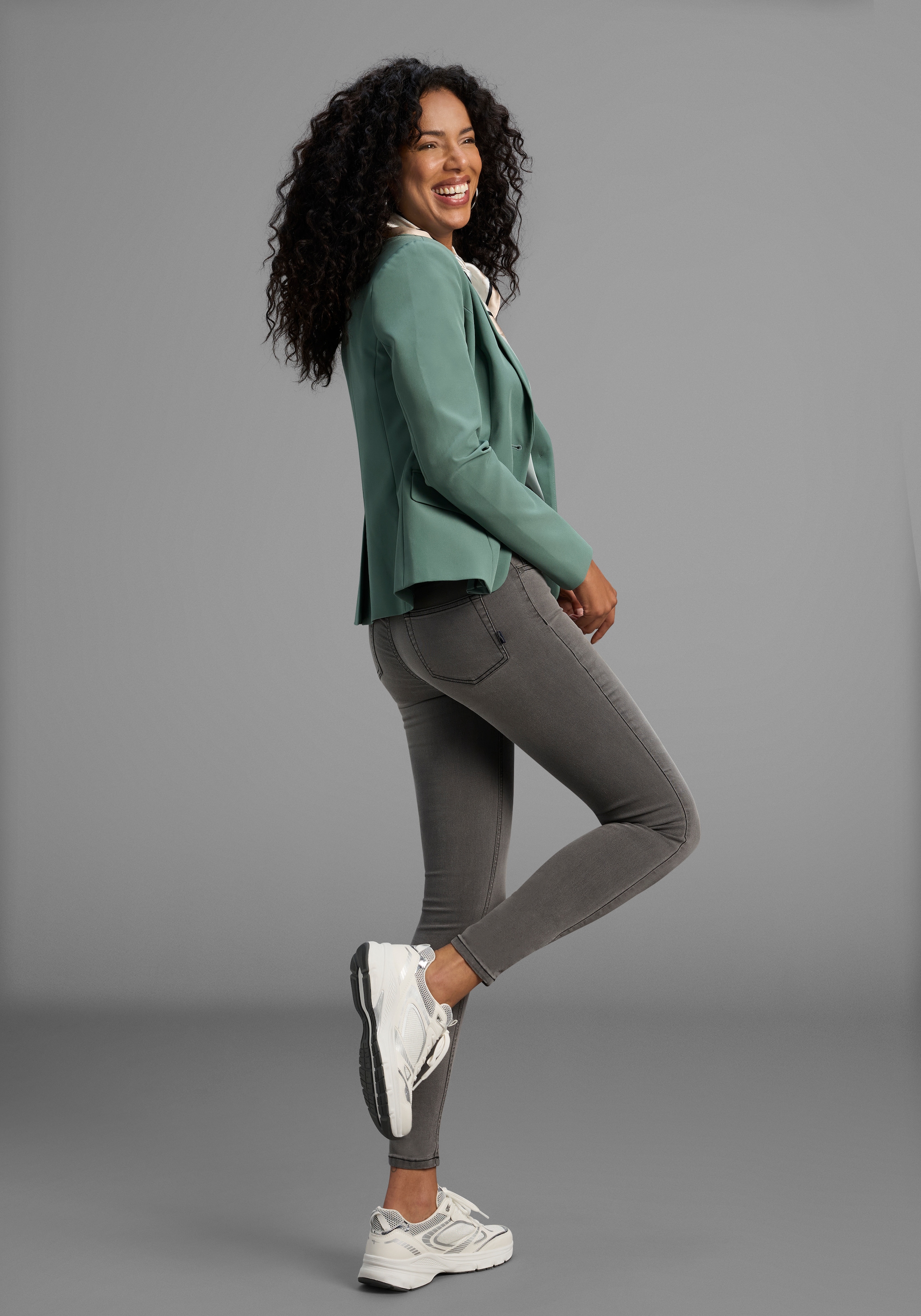 Arizona Skinny-fit-Jeans »Ultra Stretch«, extra-eng geschnittene Beinform, modische Used-Waschung