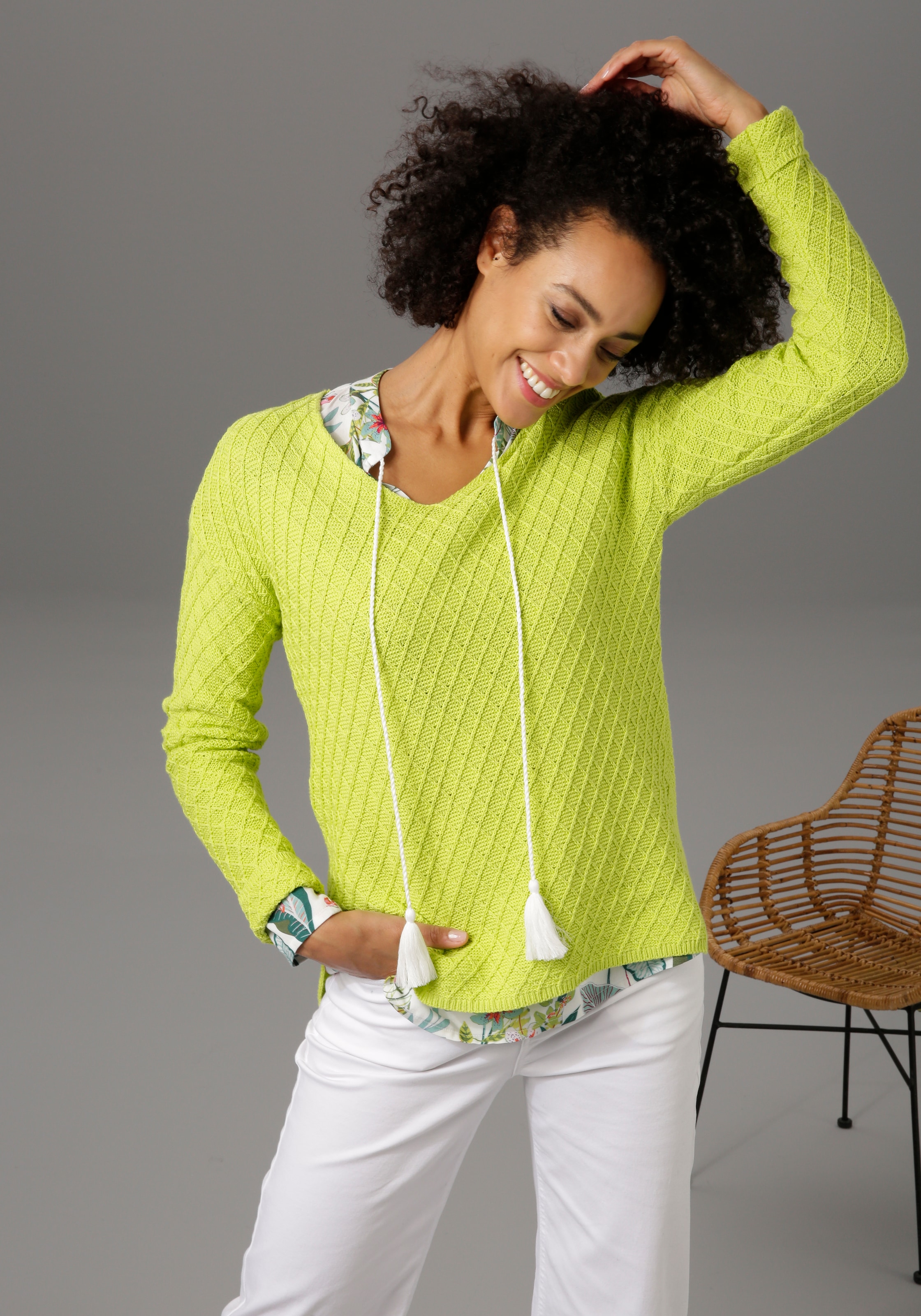 Aniston CASUAL im im Online-Shop kaufen V-Ausschnitt-Pullover, trendigen Mustermix