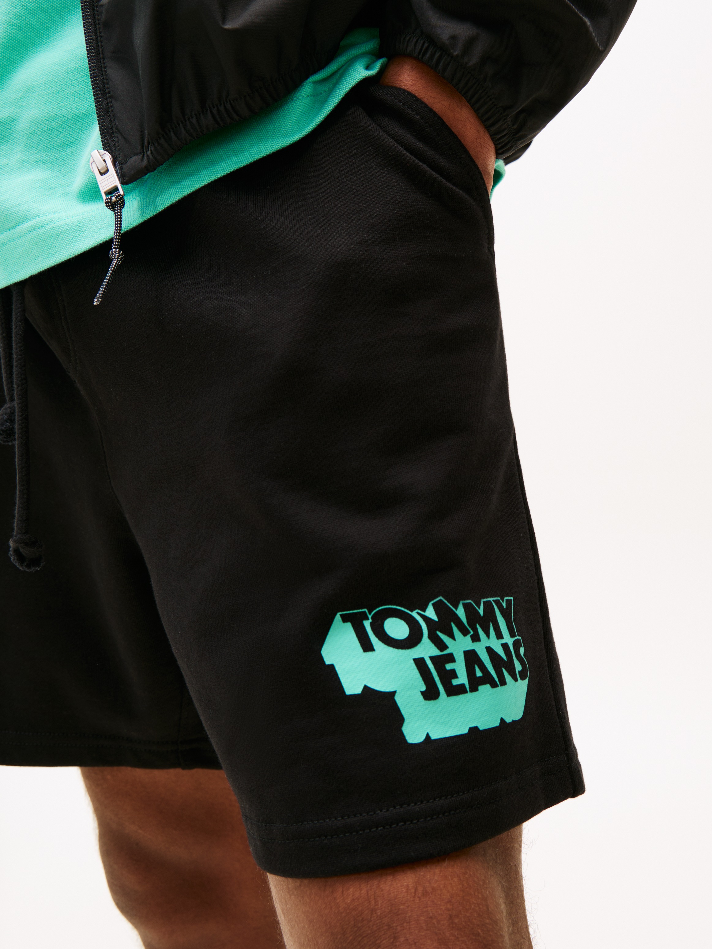 Tommy Jeans Sweatshorts »TJM RLX STACK LOGO SWEATSHRT EXT«, Mit Kordelzug