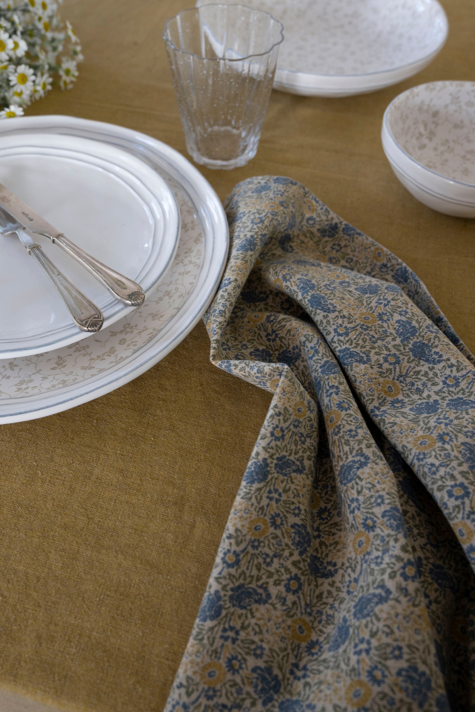 LAURA ASHLEY Stoffserviette »Daniela, mit Blumenmotiv«, (Set, 4 St.), 45x45 cm