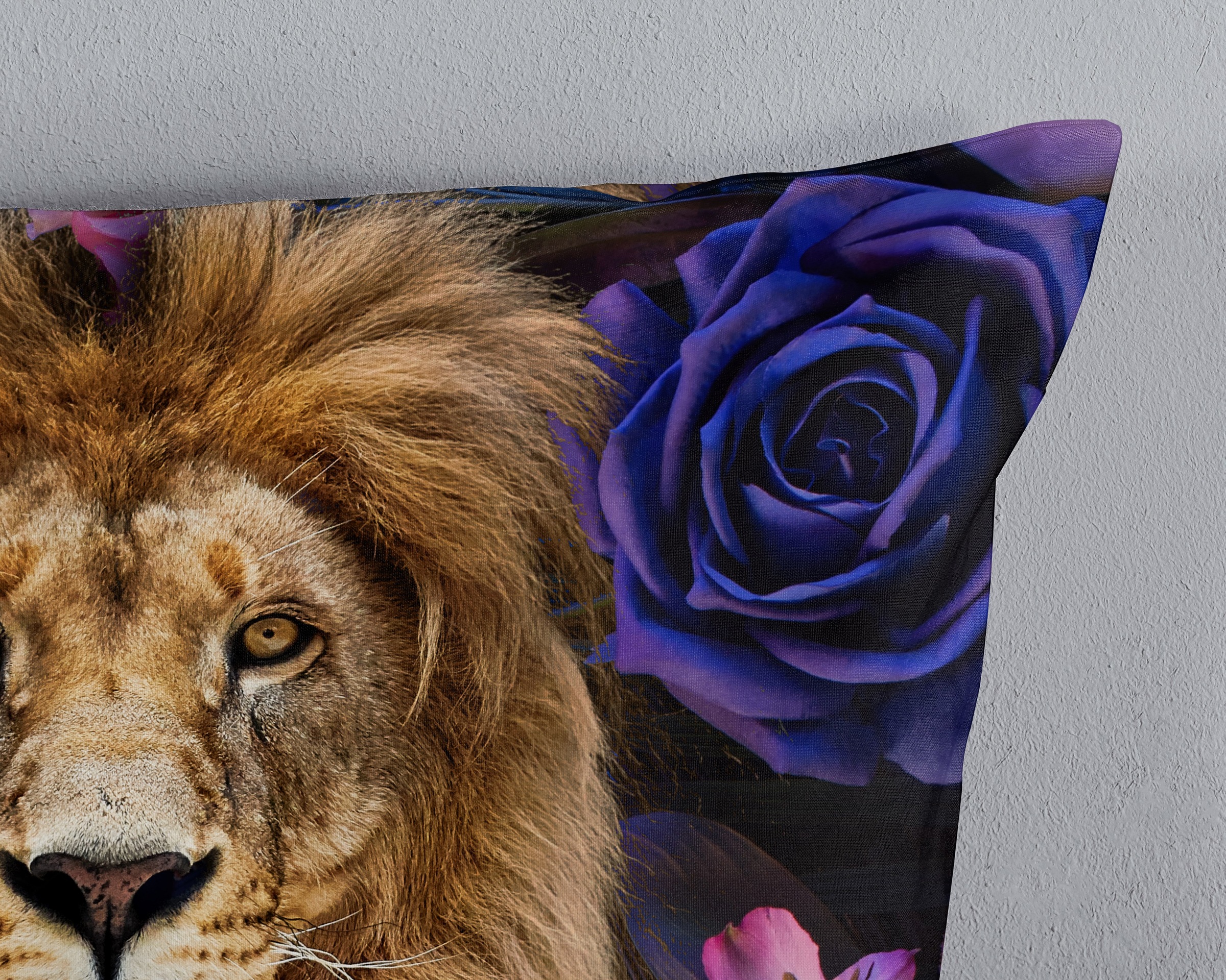 PURE luxury collection Wendebettwäsche »Yuna«, Mikrofaser, 135x200, Pflegeleicht, Löwe, Blumen, lila, violett, multi