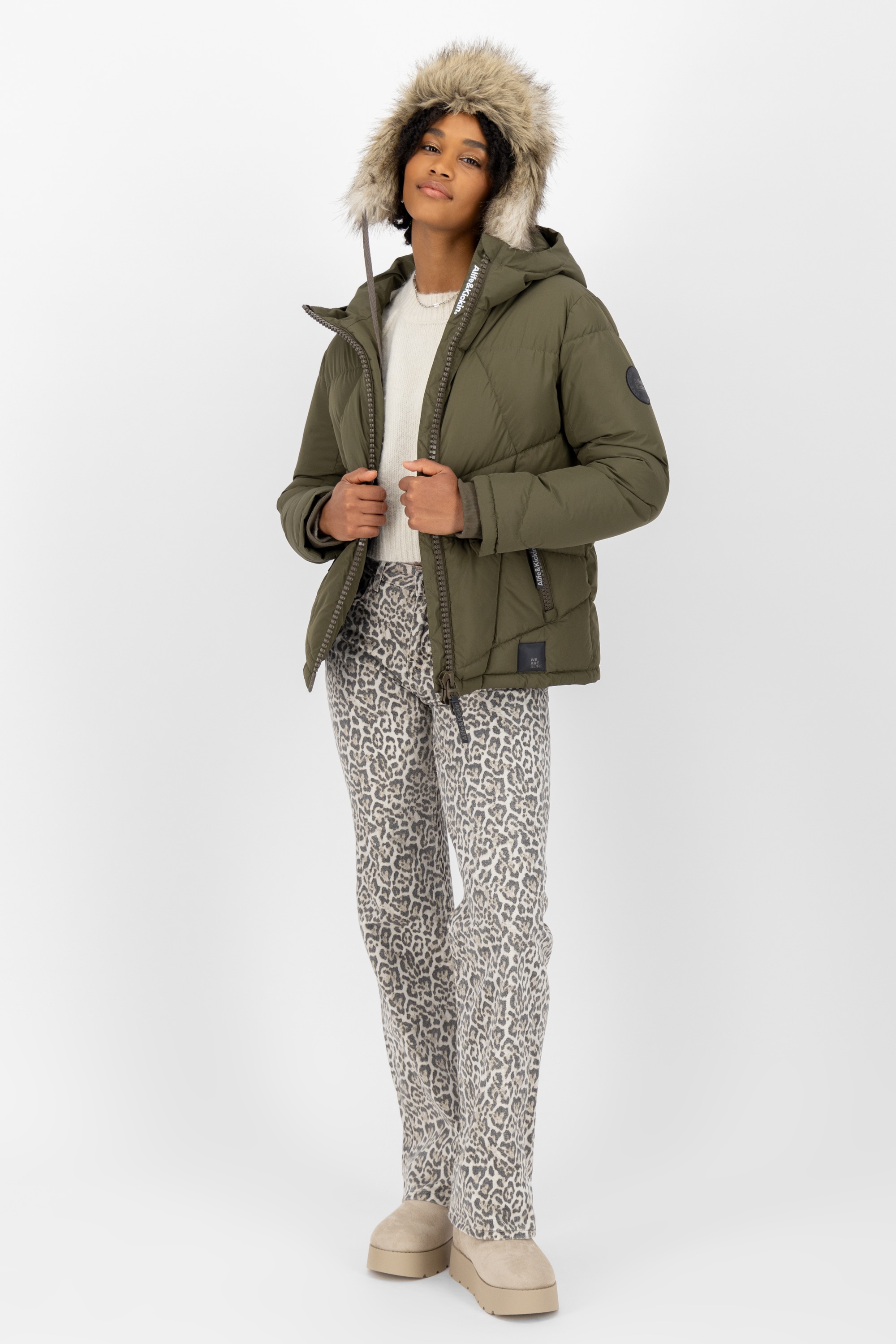 Alife & Kickin Winterjacke »Damen KasandraAK A«, Kurze warme Jacke mit gefütterter Kapuze, in schmaler Passform