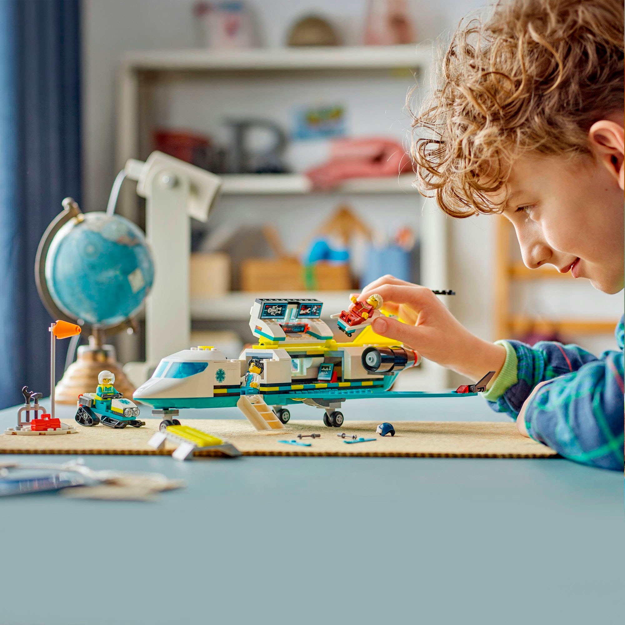 LEGO® Konstruktionsspielsteine »Notfallrettungsflugzeug (60465), LEGO City«, (403 St.), Made in Europe