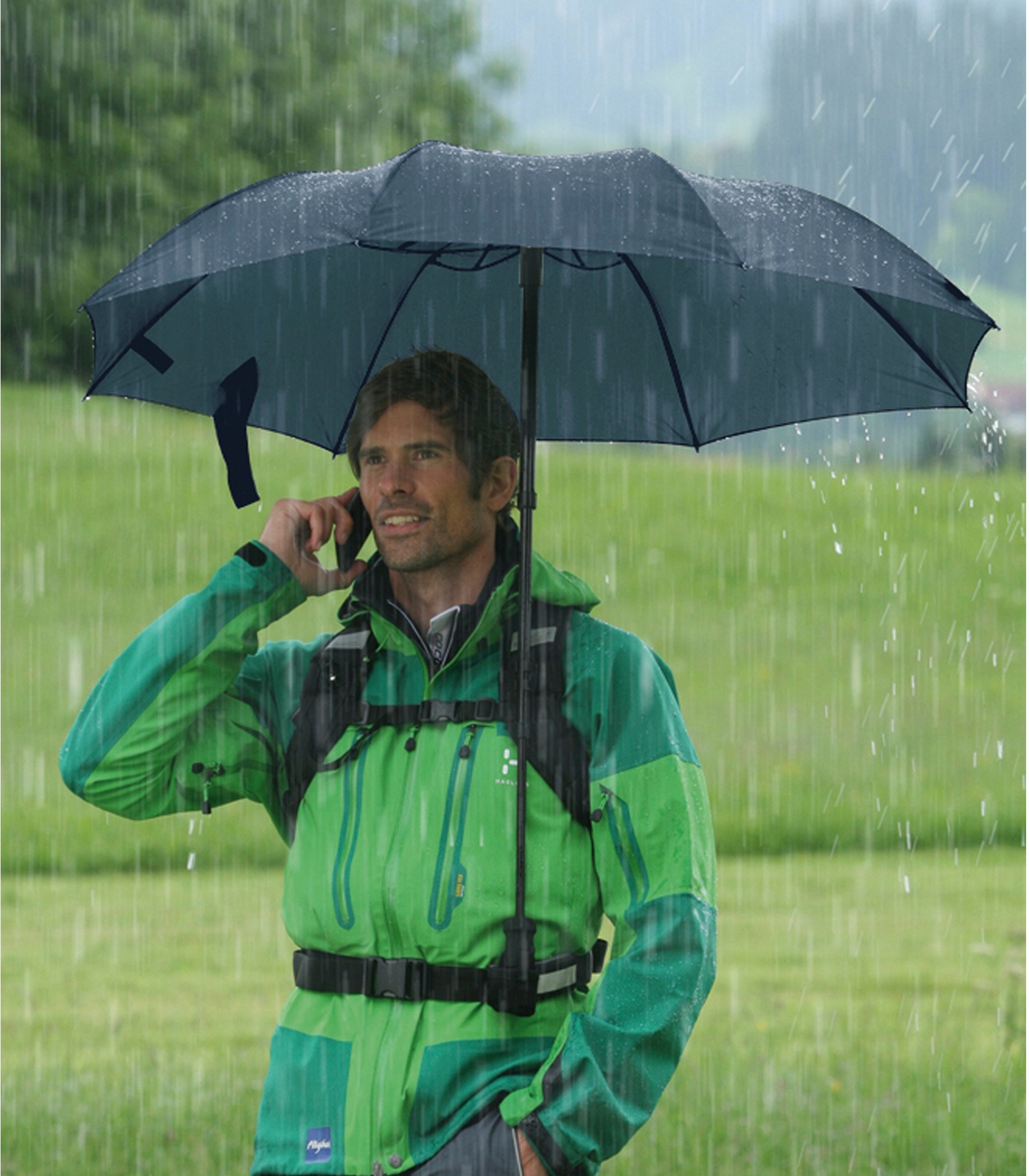 EuroSCHIRM® Taschenregenschirm »teleScope handsfree, marineblau«, zweifach ausziehbarer Schaft, handfrei tragbar