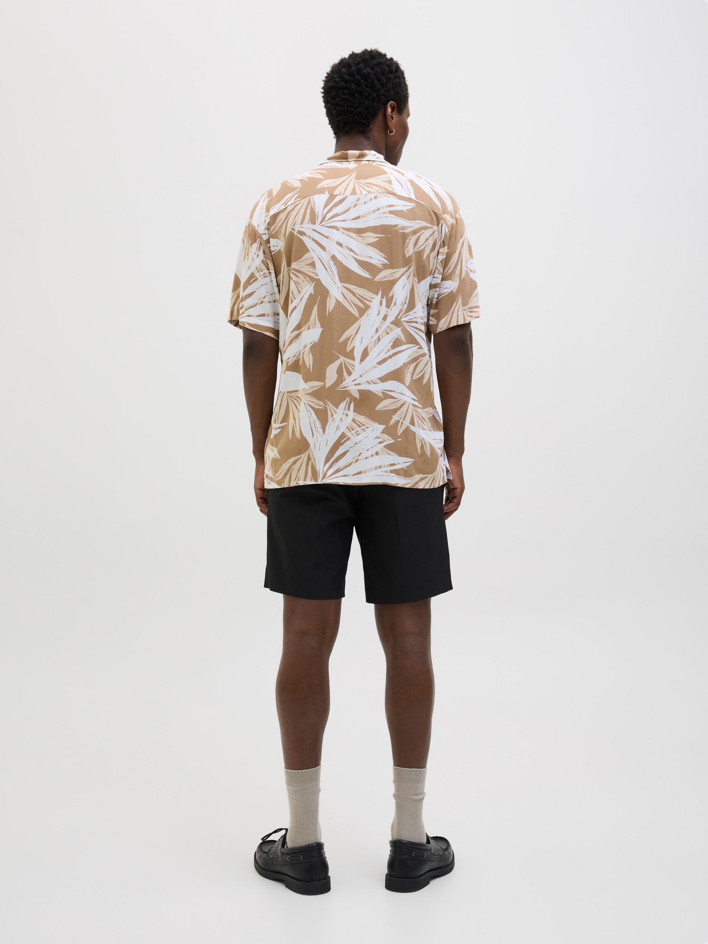 Jack & Jones Kurzarmhemd »JJEJEFF TROPICAL AOP RESORT SHIRT SS SN« mit All-Over Print