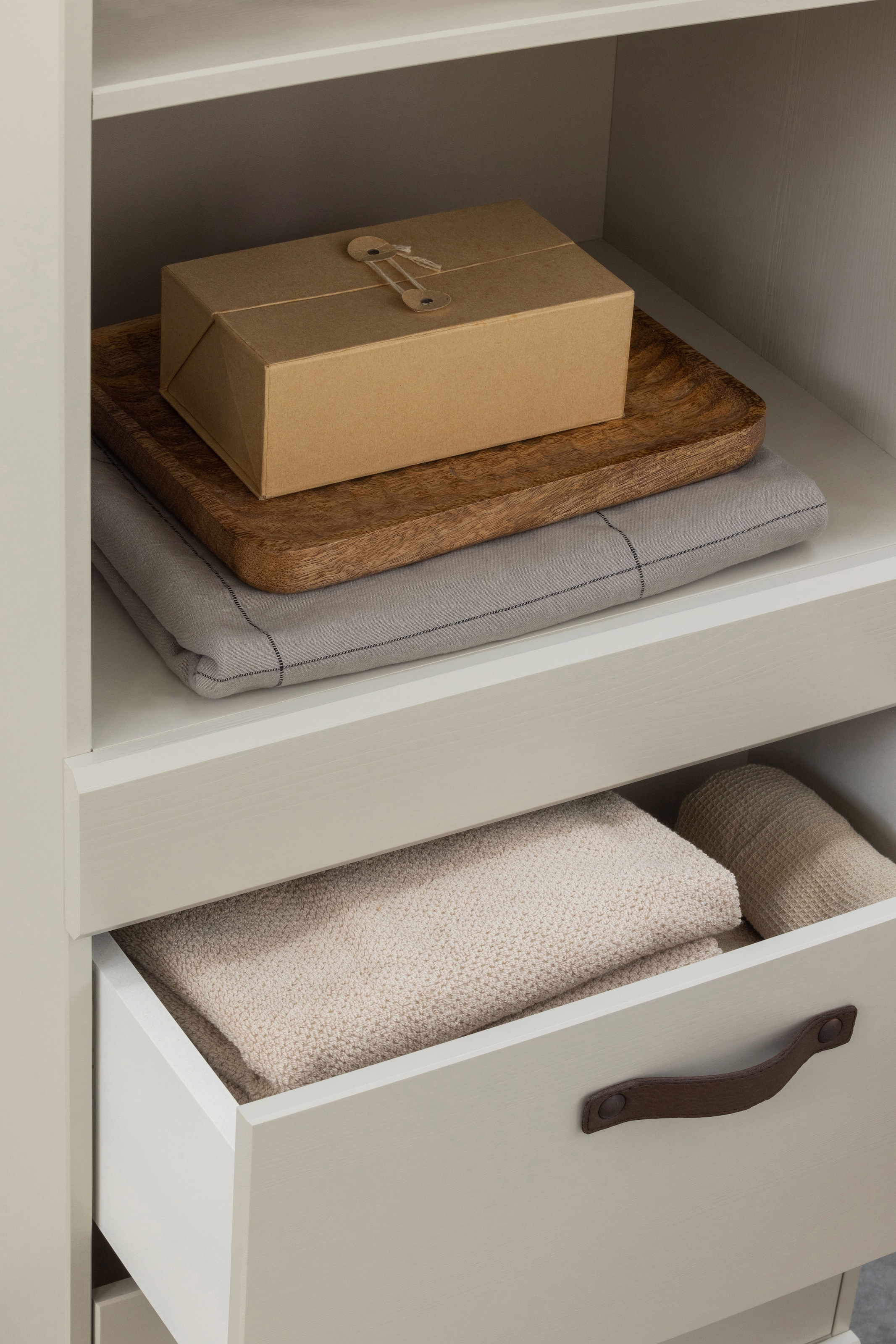 WOOOD Stauraumregal »Bold mit FSC® Massivkiefer mit Schutzlack B 54 x T 43 x H 215 cm« Wasserbasierter Schutzlack, einfach zu montieren, sichtbare Maserung
