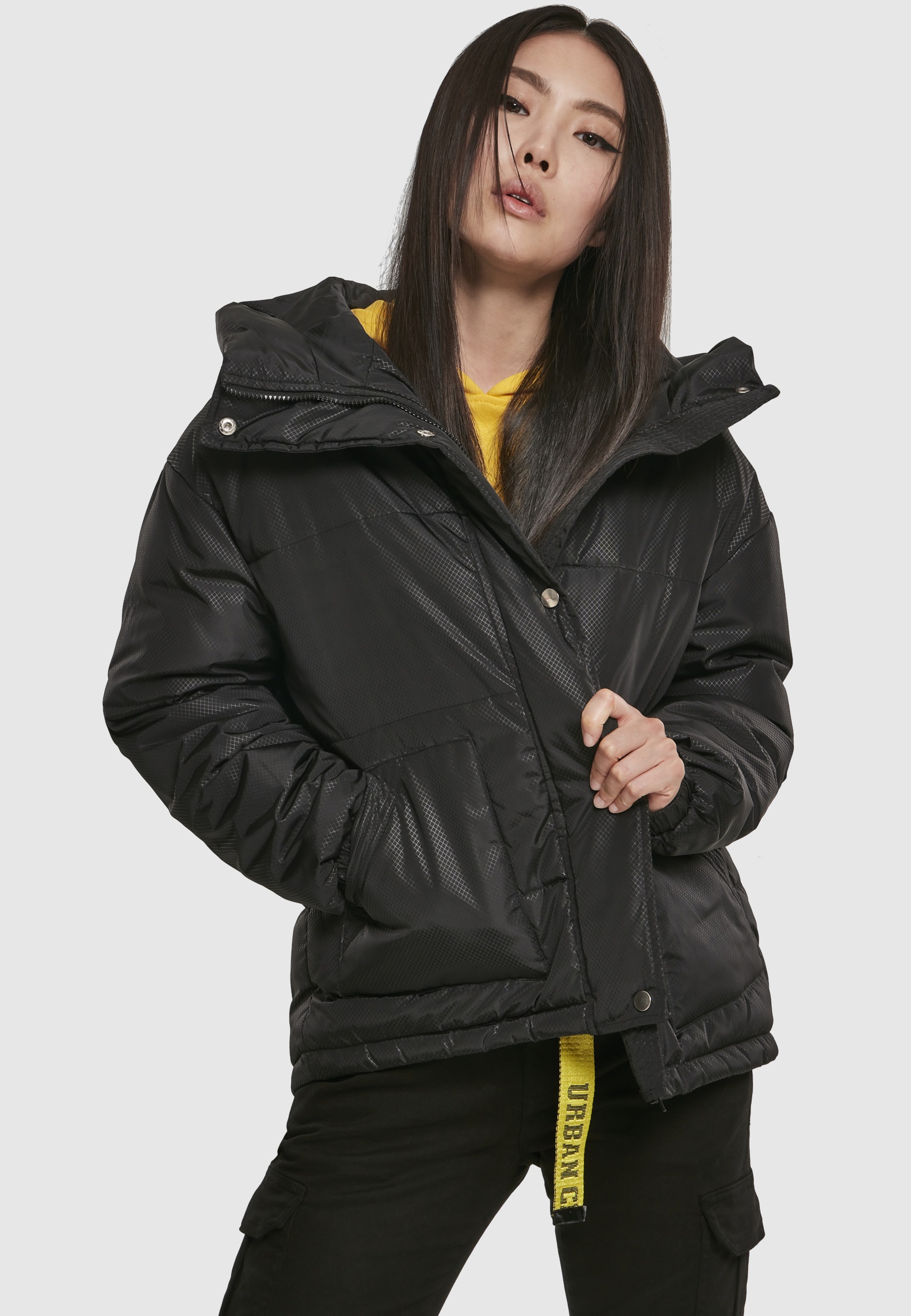 URBAN CLASSICS Winterjacke »Urban Classics Damen Ladies Oversized Hooded Puffer« 1 Stk. tlg. mit Kapuze
