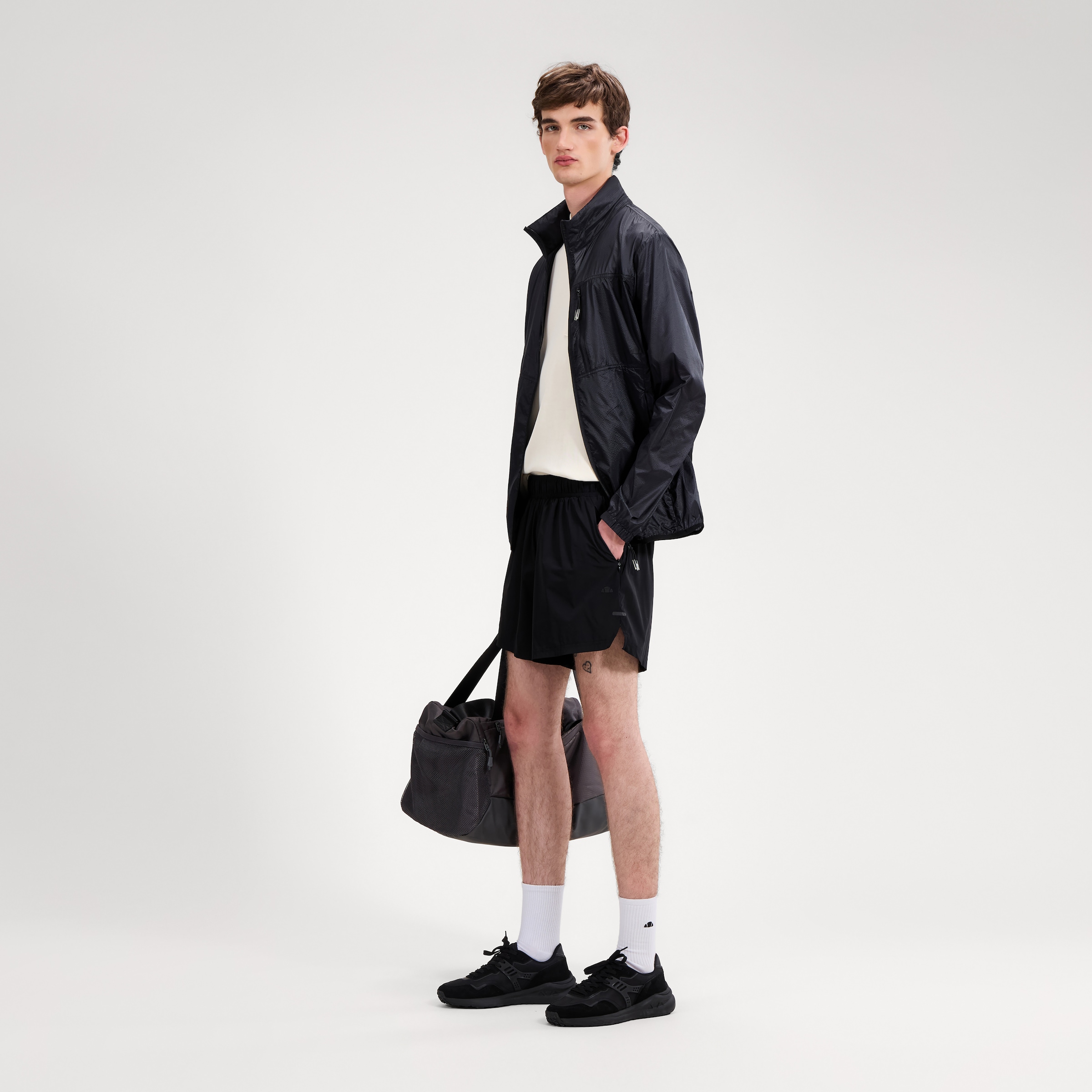 Ellesse Jerseyhose »ERUDITO SHORT«  sportlicher Stil, Jerseyhose, aus Polyamid und Elasthan, mit Gummizug