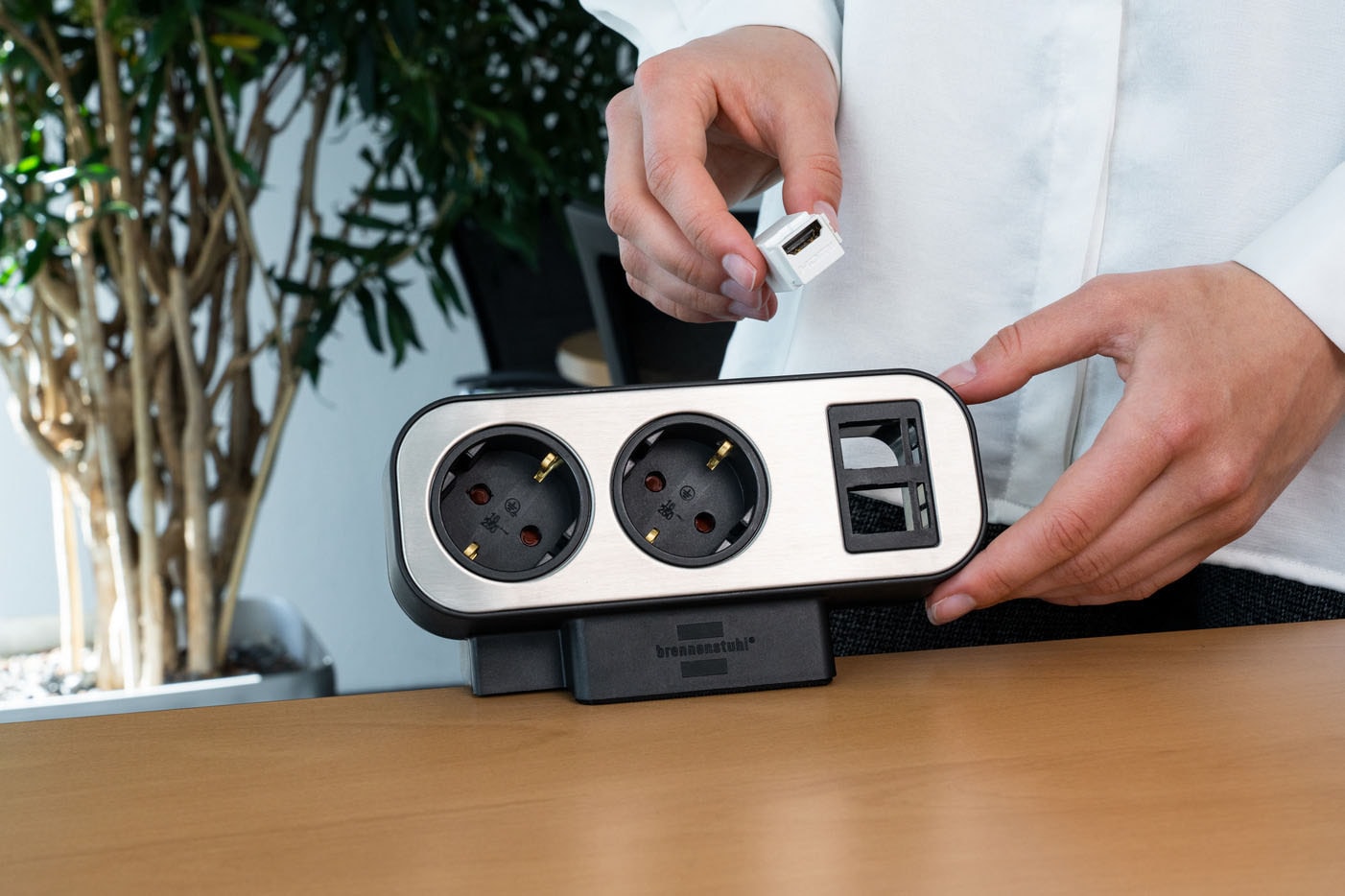 Brennenstuhl Steckdosenleiste »Duplex Tischsteckdosenleiste, 2x Keystone Module, 10x Schutzkontakt« (Ein- / Ausschalter )