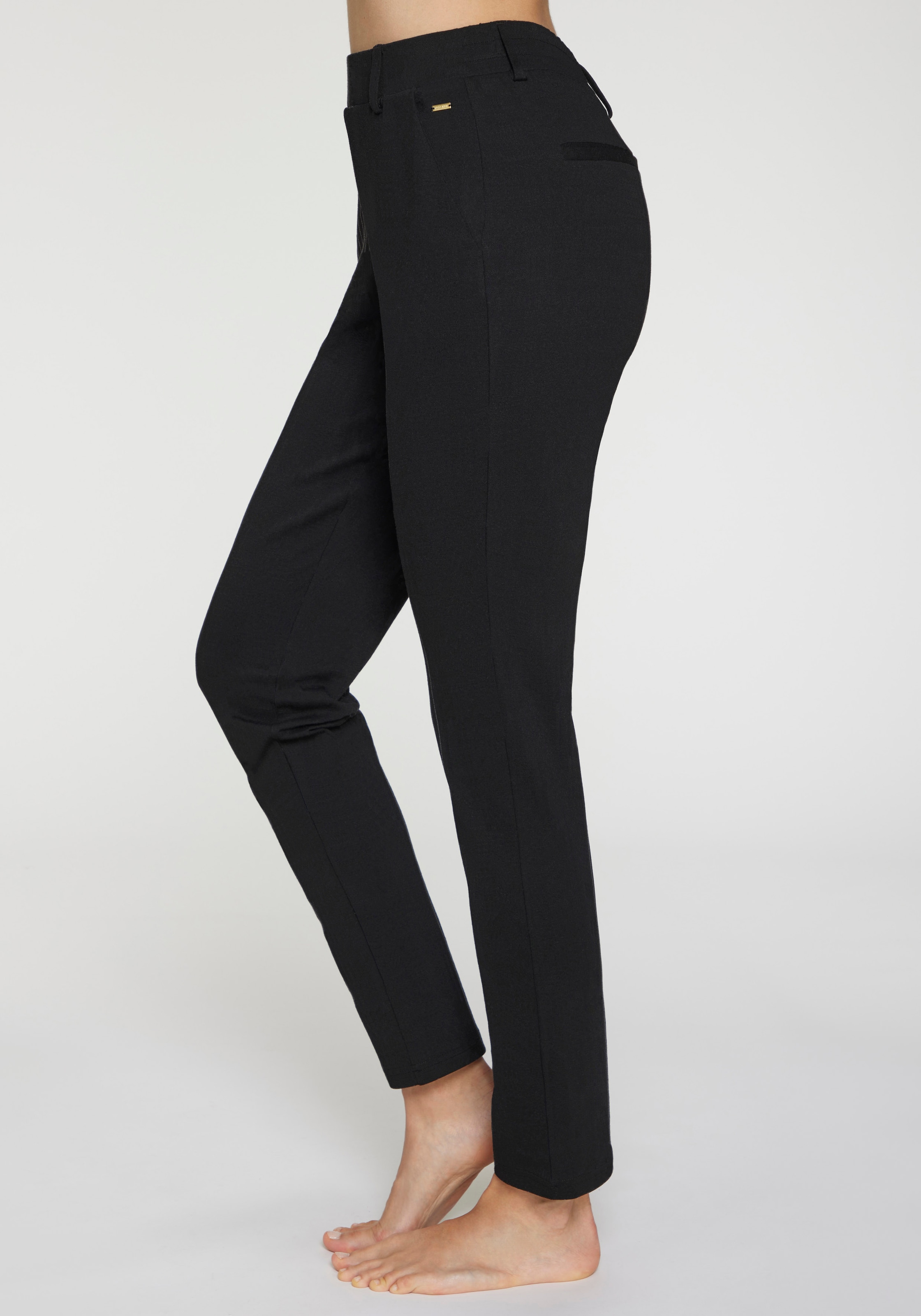 LASCANA Jogger Pants »klassische schmale Form«  mit Jacquard Strickmuster oder uni schwarz