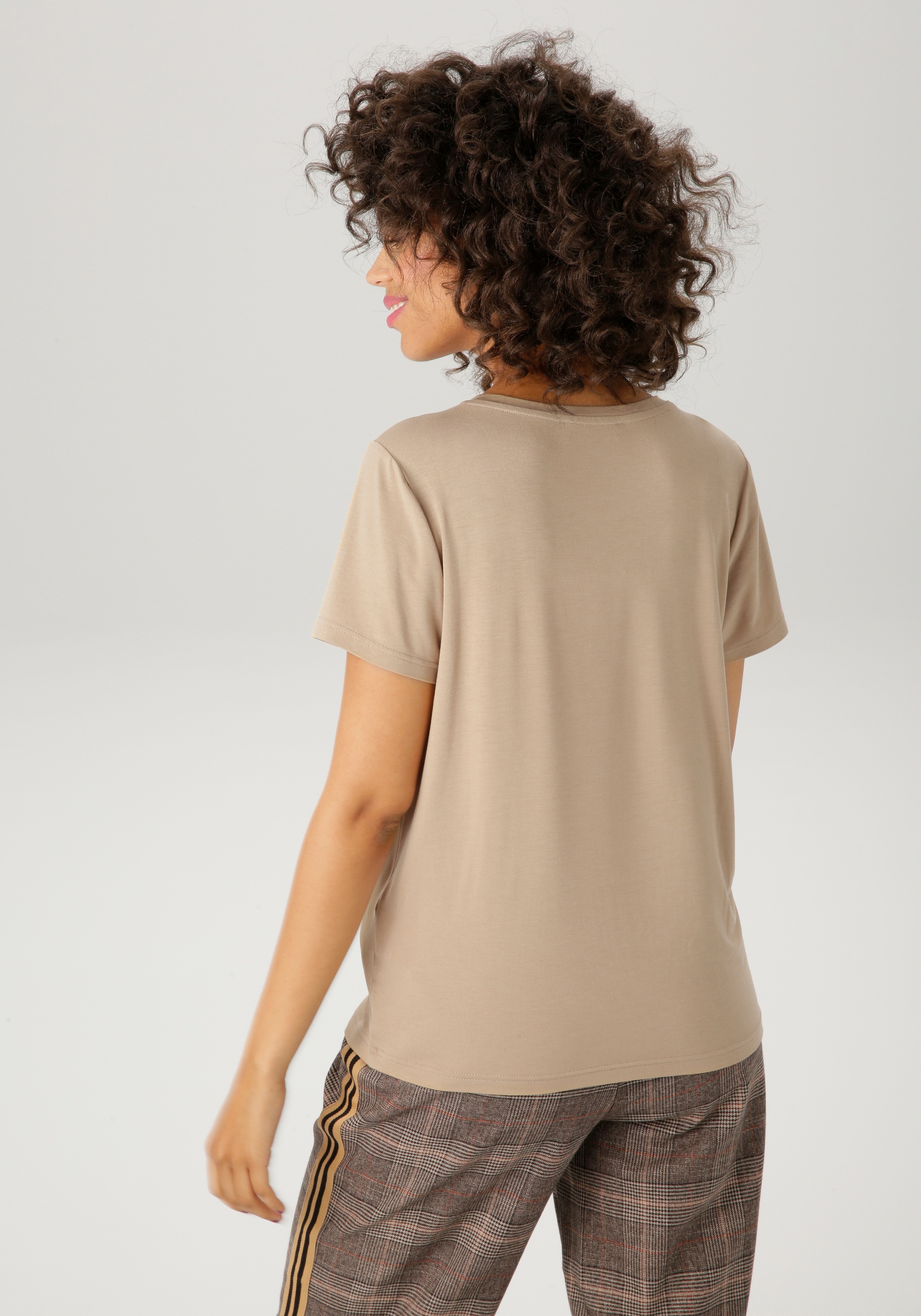 Aniston CASUAL T-Shirt, mit Folienprint verzierter "LOVE"-Schriftzug - NEUE KOLLEKTION