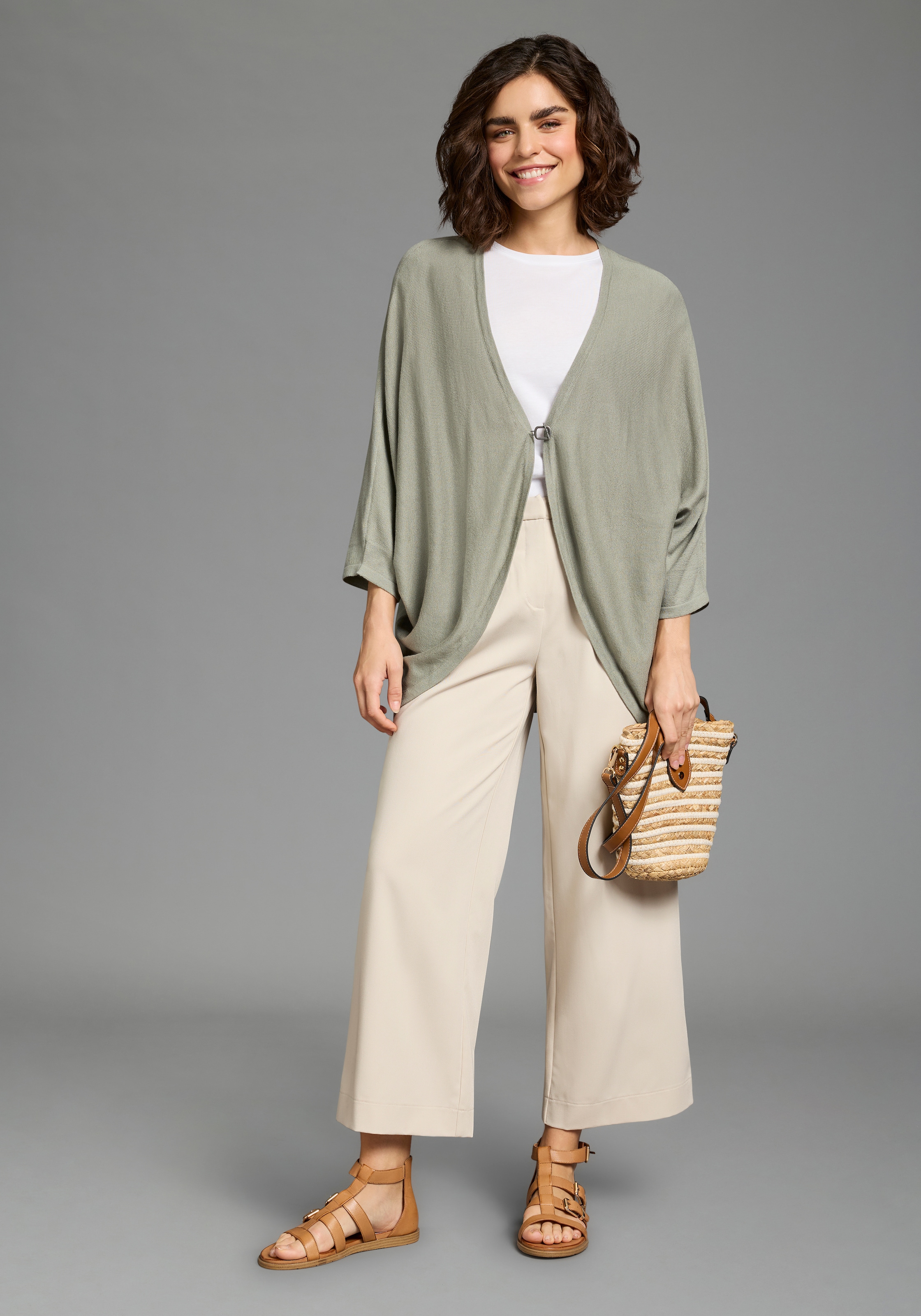 Laura Scott Strickjacke »im Sommer-Look« oversized, mit Verschluss und 3/4 Ärmeln