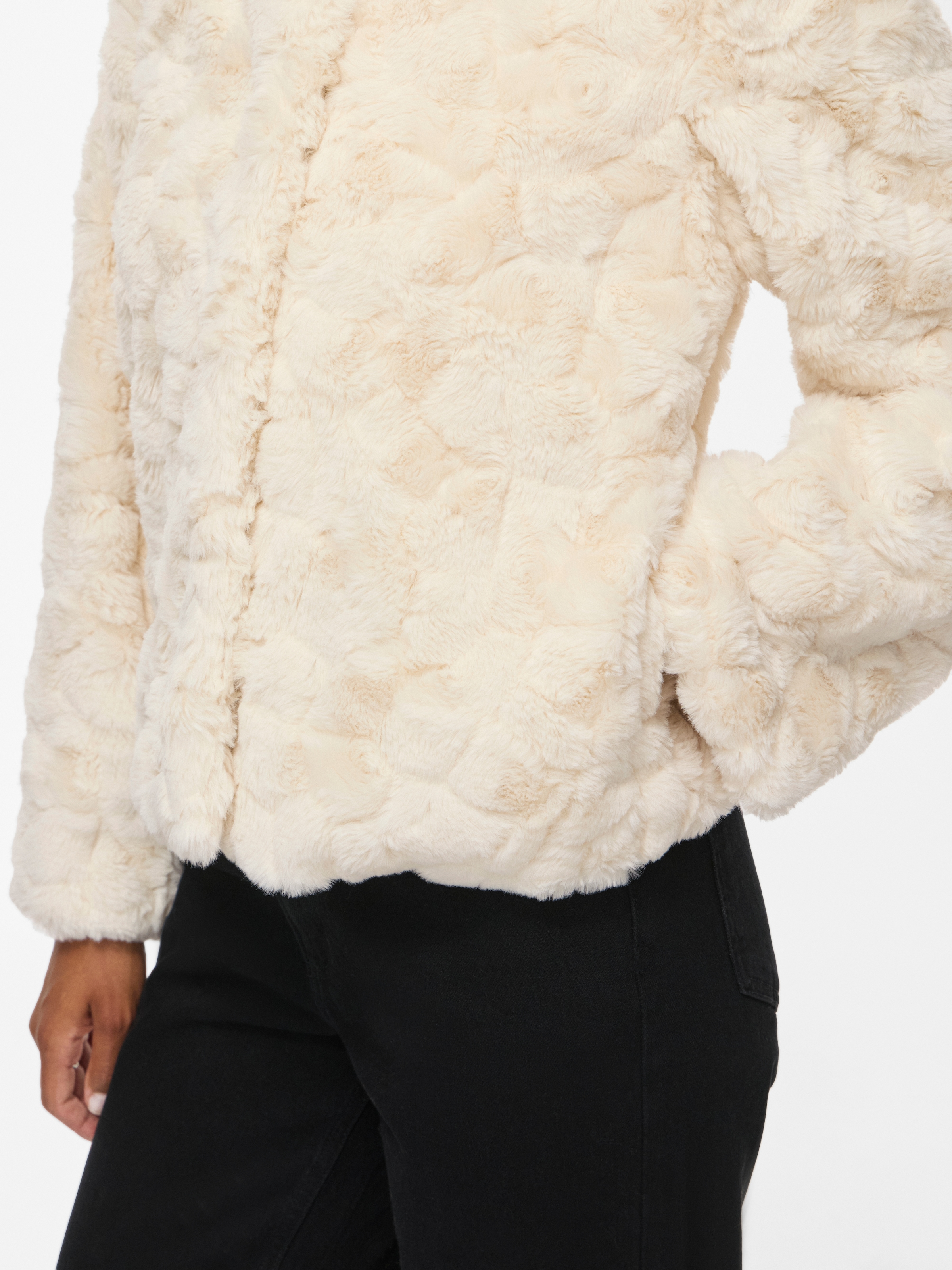Vila Kurzjacke »VIDORTE NEW L/S JACKET/PB« Aus Kunstfell mit Knopfleiste