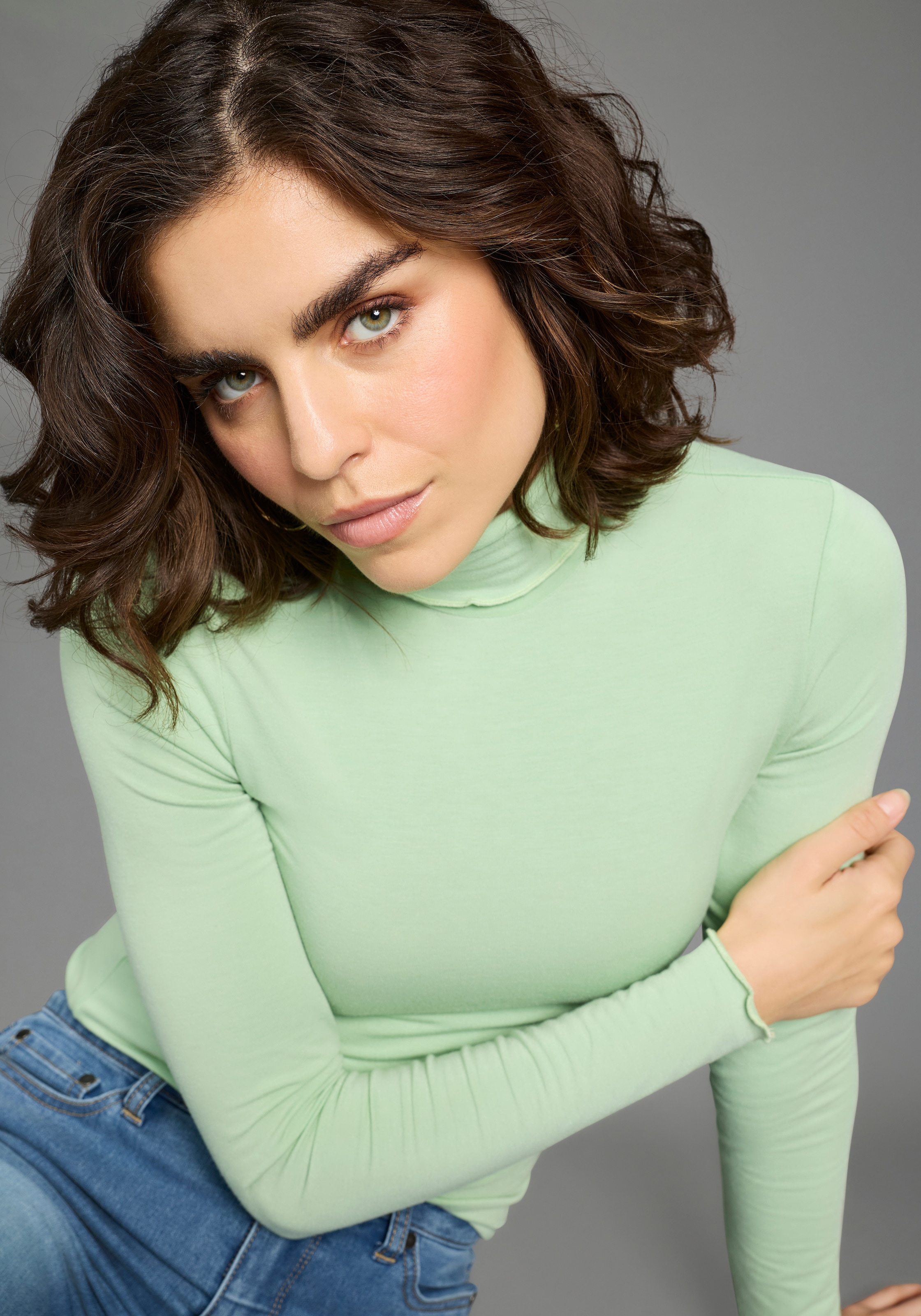 Flashlights Longsleeve mit Rollkragen, elastischer Jersey, Babylock Saum