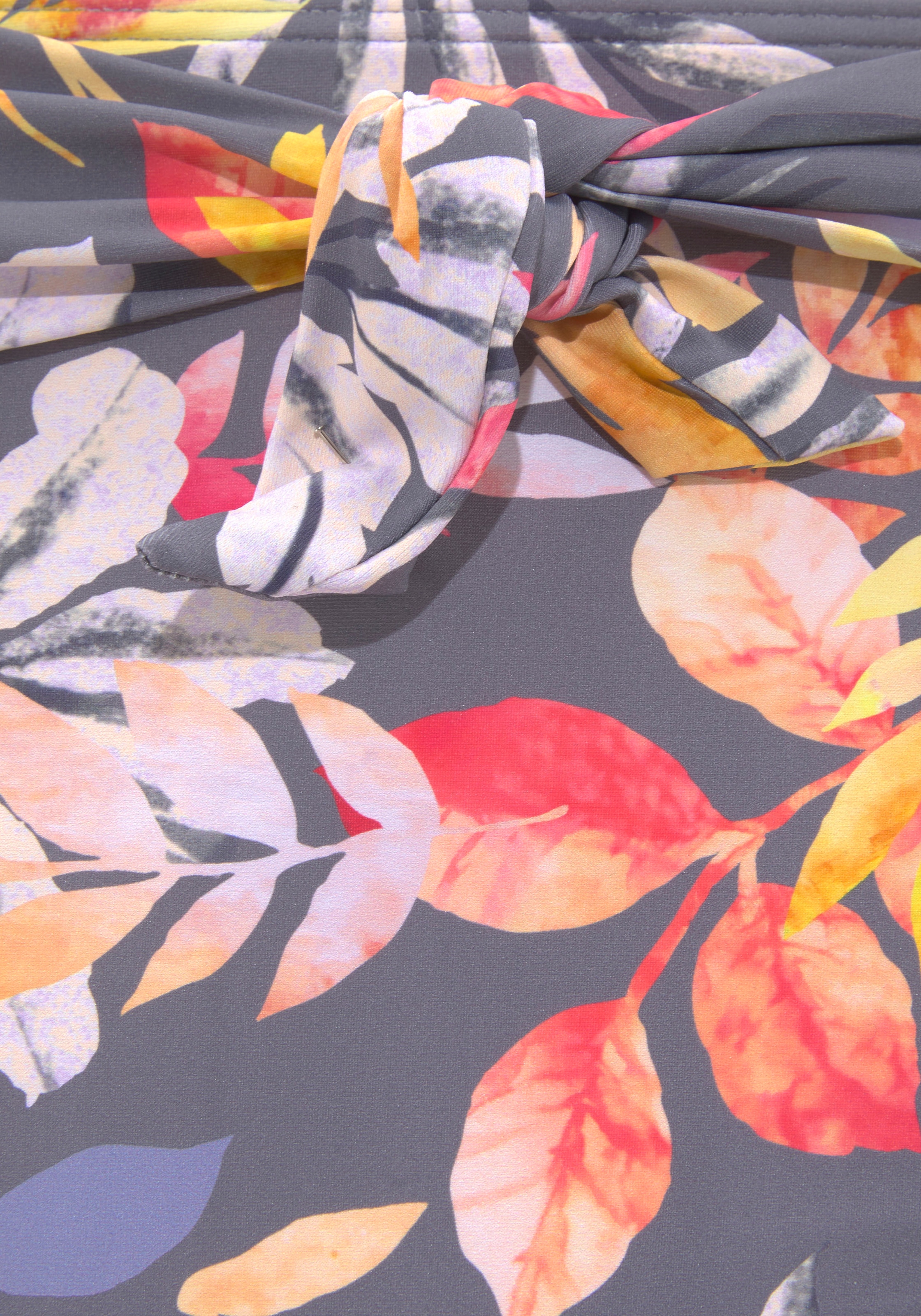 Vivance Highwaist-Bikini-Hose »Leilani« mit Ziergürtel vorn