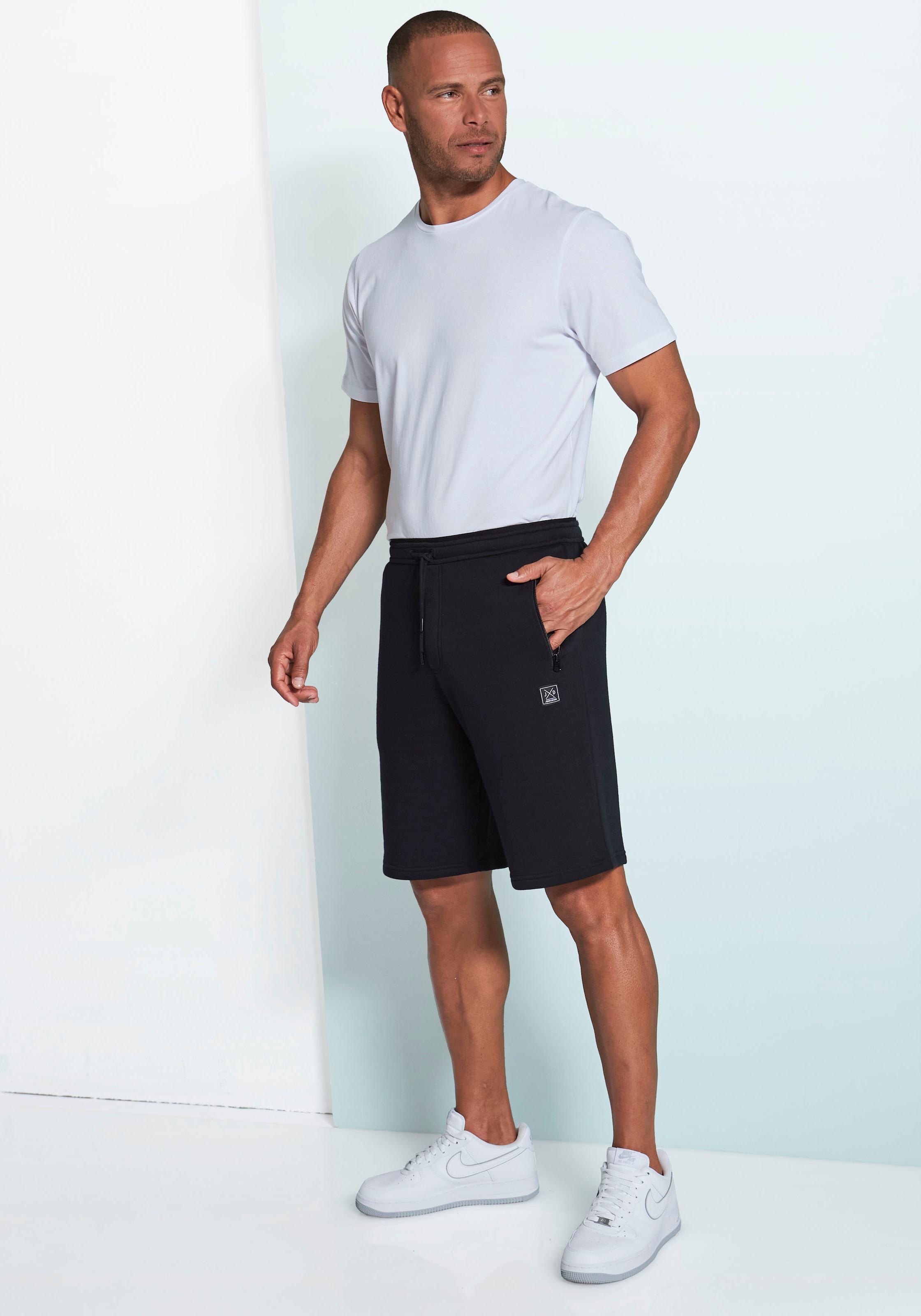 John Devin Sweatshorts, seitliche Taschen mit schwarzem Reißverschluss