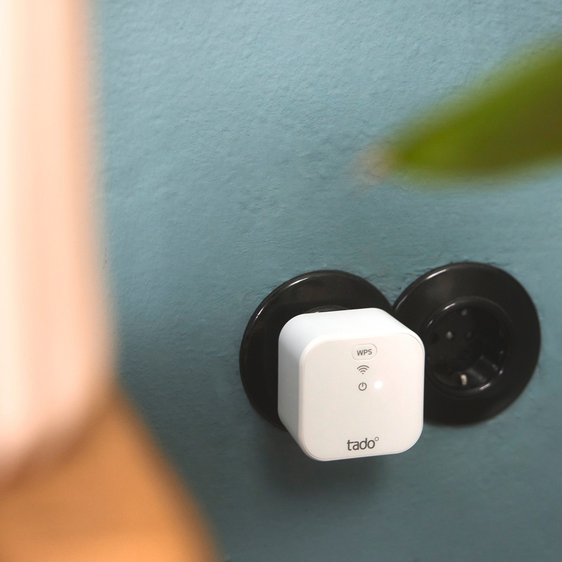 Tado Heizkörperthermostat »Bridge + 4x Smartes Heizkörperthermostat (Line X)«