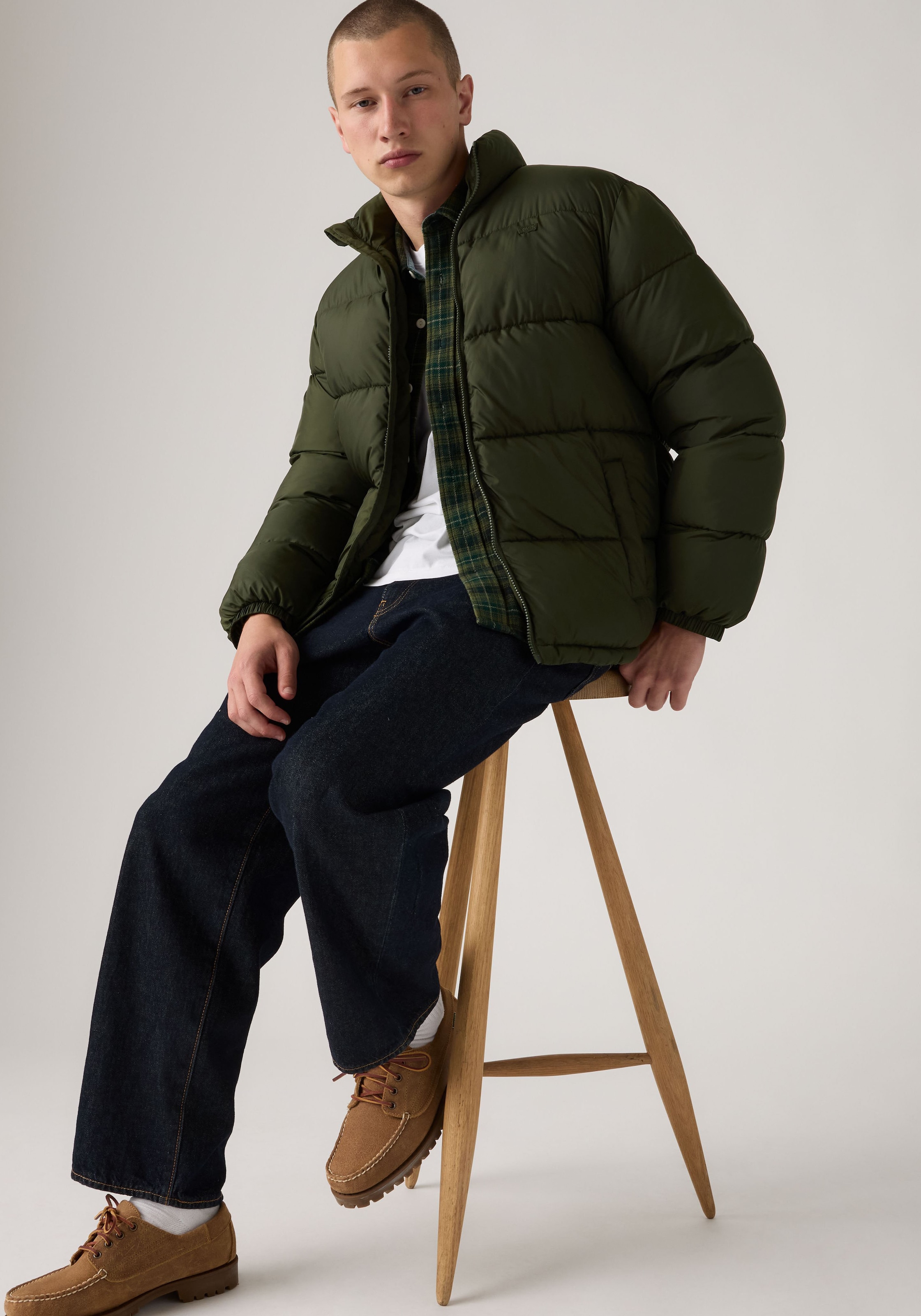 Levi's® Steppjacke »PIEDMONT SHORT PUFFER« ohne Kapuze mit Reißverschluss und Stehkragen