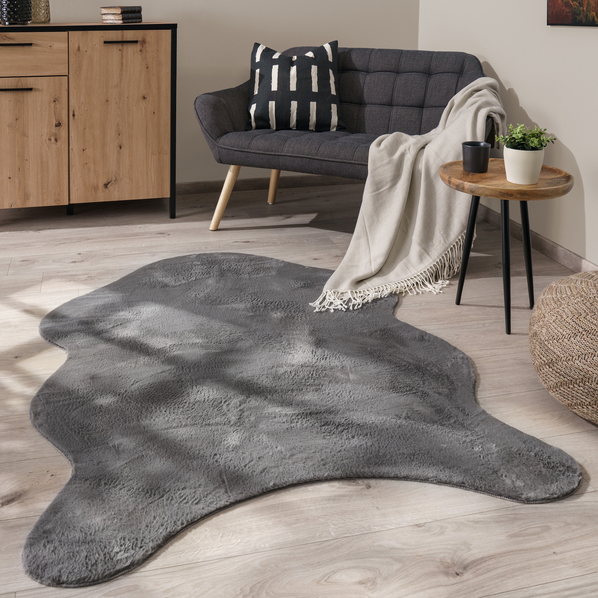 Paco Home Fellteppich »Pelt 640«, fellförmig, 16 mm Höhe, Kunstfell, Uni Fa günstig online kaufen