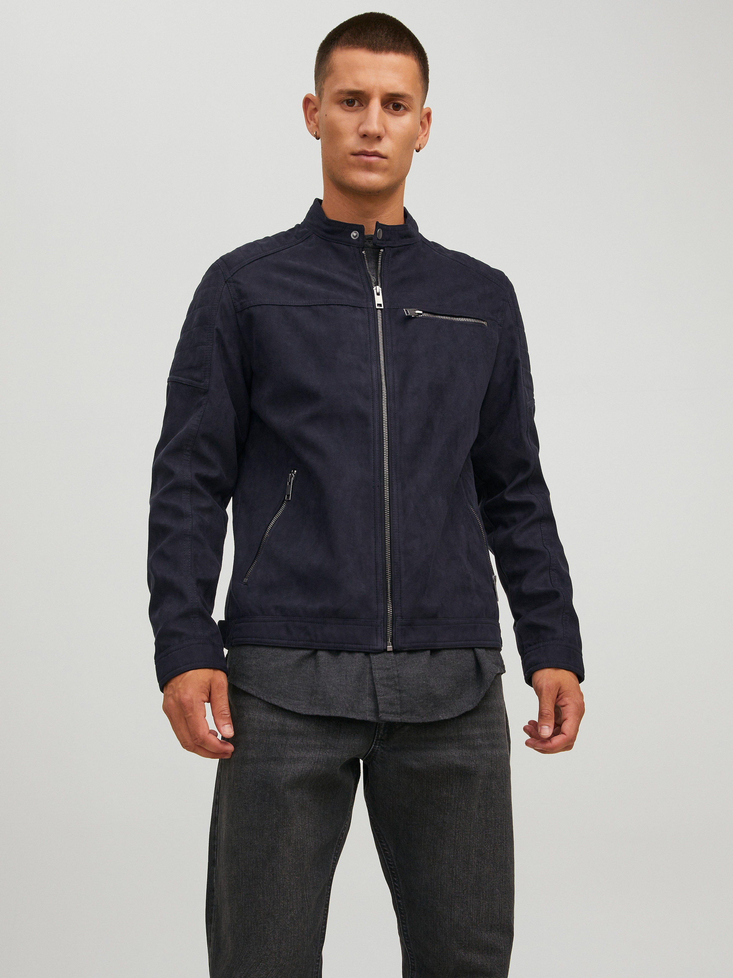 Jack & Jones Lederimitatjacke »JJEROCKY in Kunstlederoptik mit Reißverschlusstaschen« ohne Kapuze unifarben, modisch, regular fit, Lederimitat
