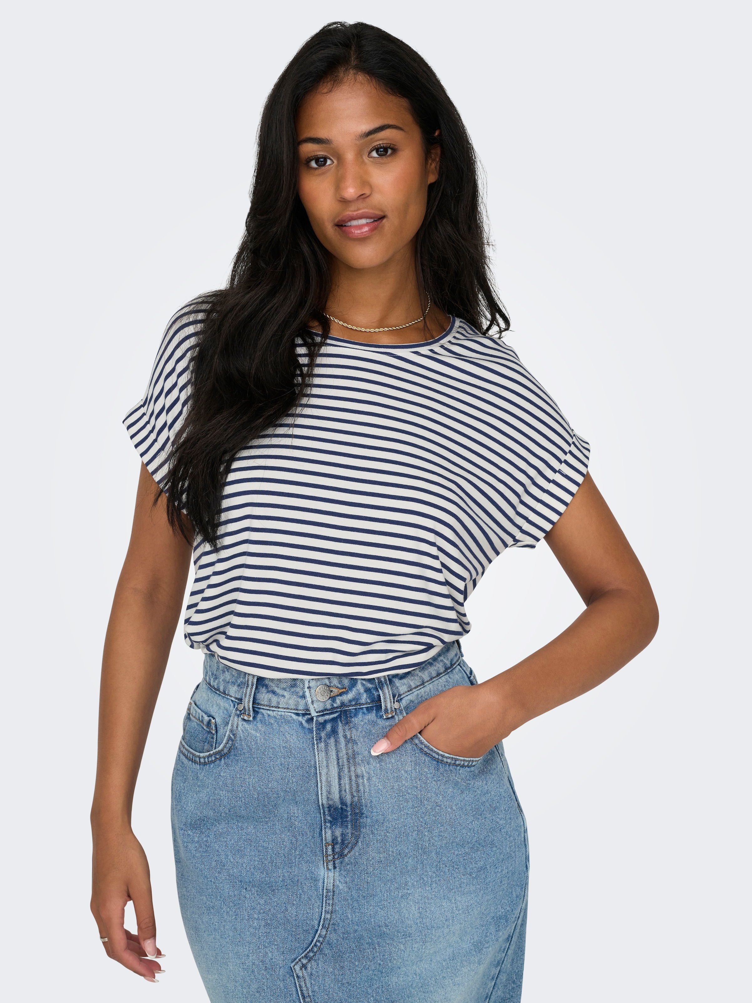 ONLY Kurzarmshirt »ONLMOSTER STRIPE S/S O-NECK TOP JRS NOOS« gestreift, lässig geschnitten, Jersey, Rundhals, Viskosemischung