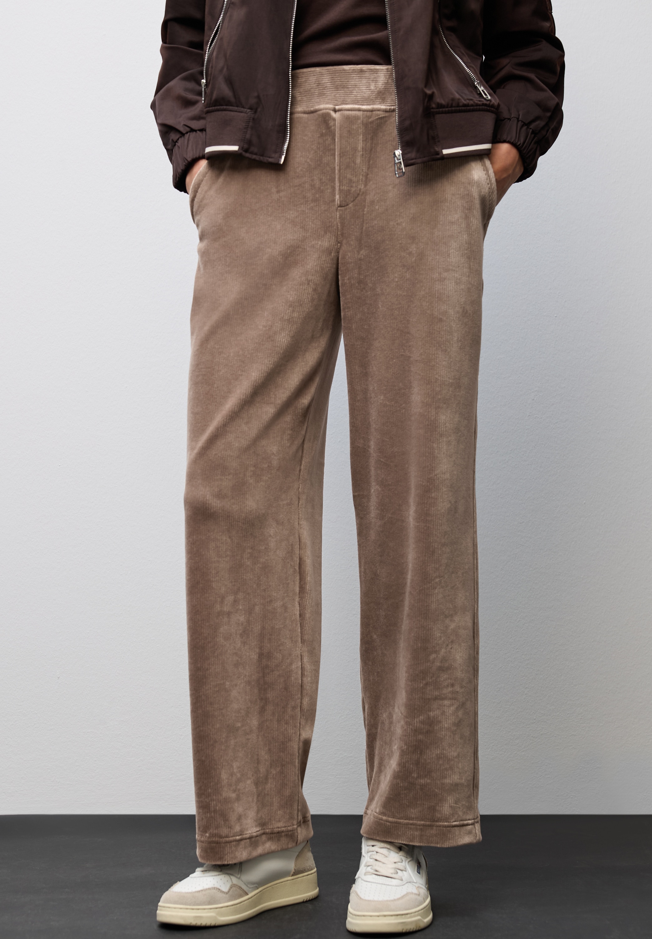 STREET ONE Cordhose  mit Stretch und seitliche Taschen