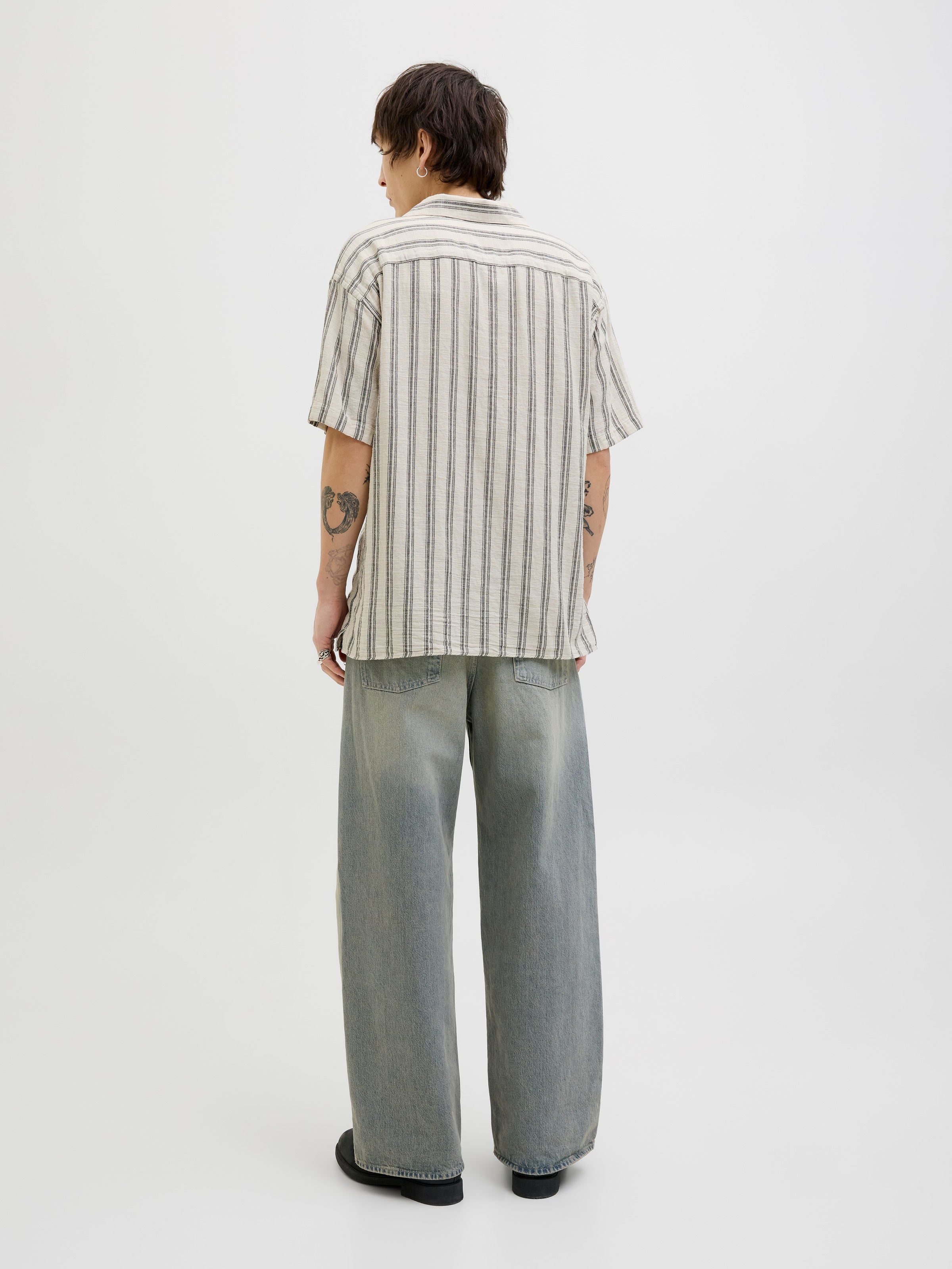Jack & Jones Kurzarmhemd »JJEENZO STRIPE RESORT SHIRT SS SN«, mit Streifen Muster