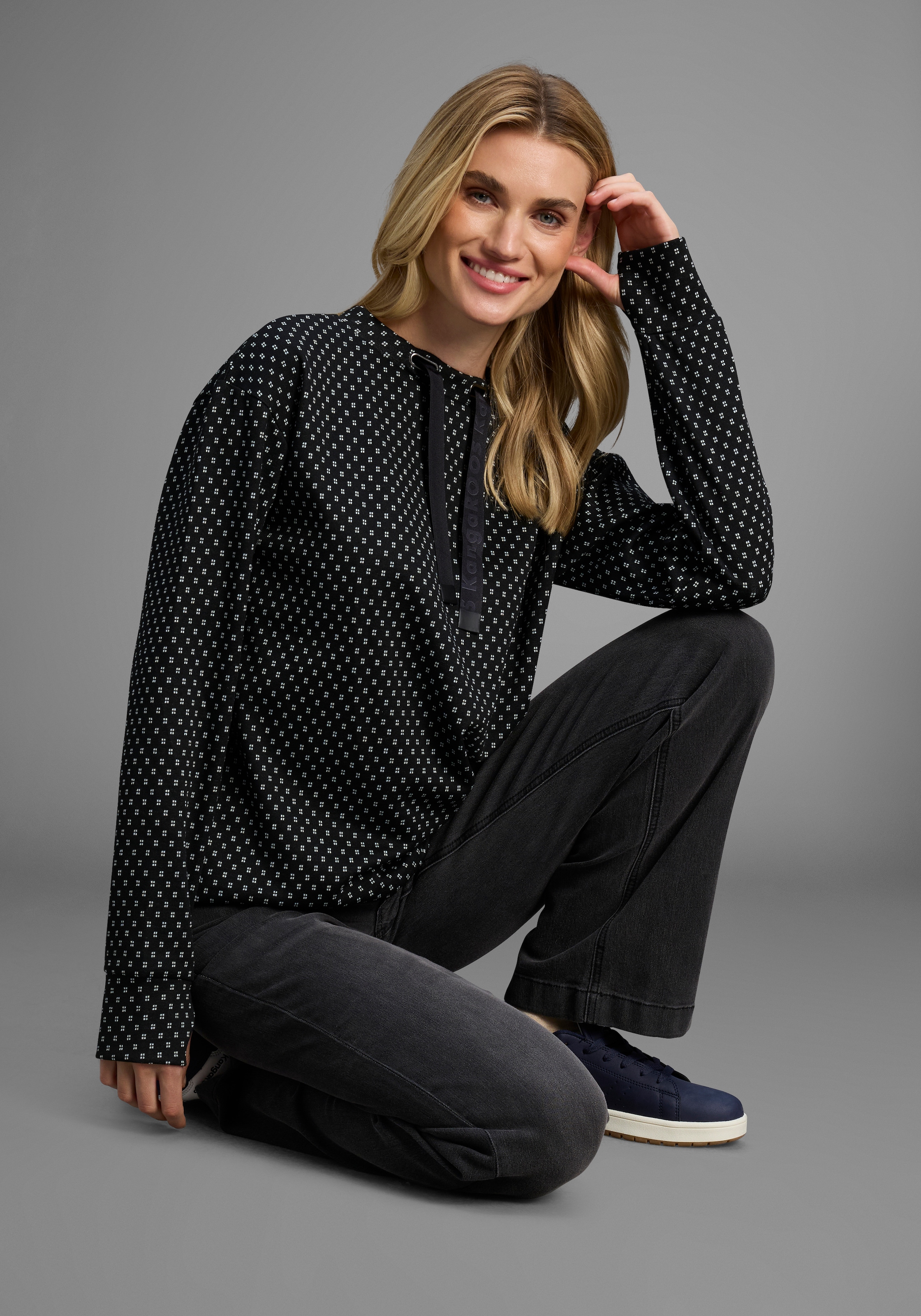 KangaROOS Sweatshirt in strukturiertem Material mit Turtleneck