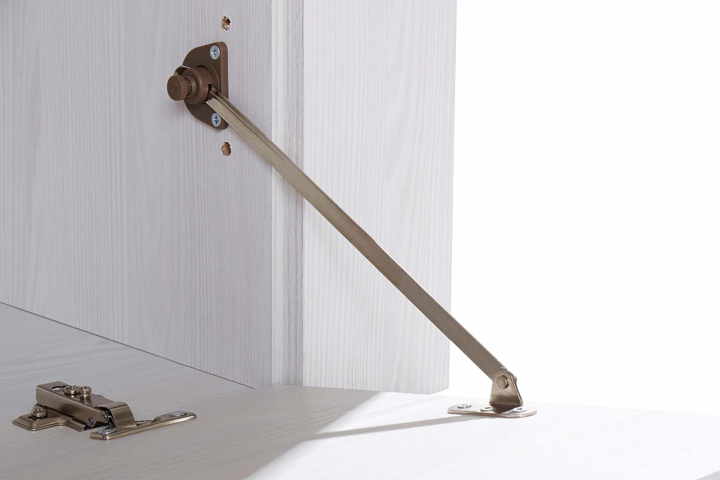 Home affaire Lowboard »Larona, zeitloses TV Board mit 1 Klappe und 2 offenen Fächern«, Breite 140 cm, Fernsehbank, viel Stauraum, dekorative Rahmenoptik