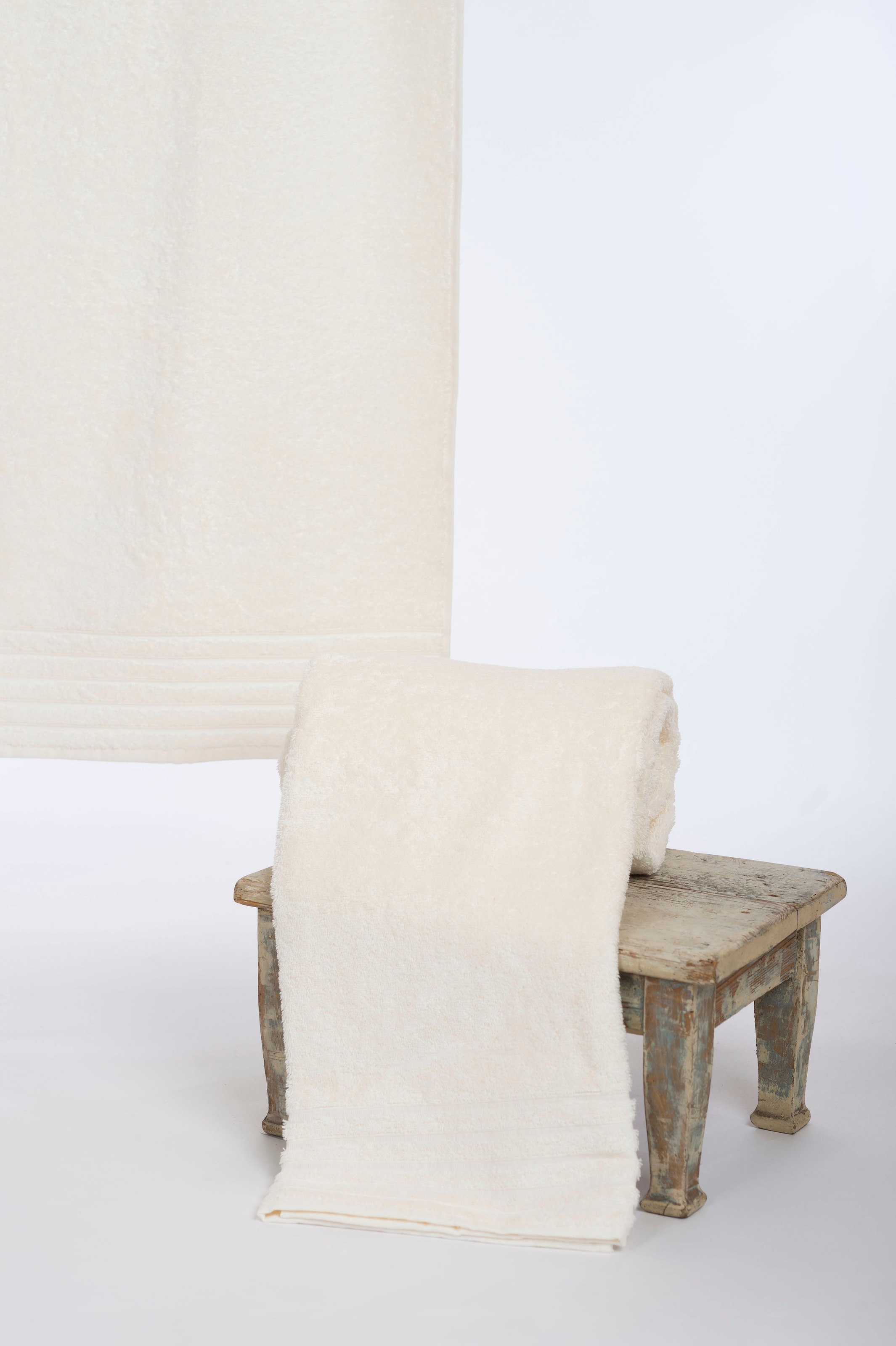 Wewo fashion Saunatuch »AIDA«, St.), reine online 80x200 kaufen Baumwolle, mit (1 Bestickung cm, SAUNA