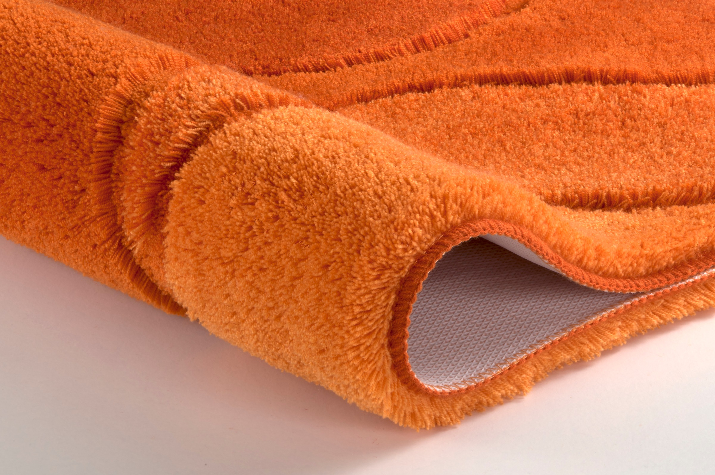 Kleine Wolke Badematte »Fiona«, rutschhemmend beschichtet, fußbodenheizungsgeeignet, Badteppich, modernes Wellen Design, Hoch-Tief Effekt, waschbar