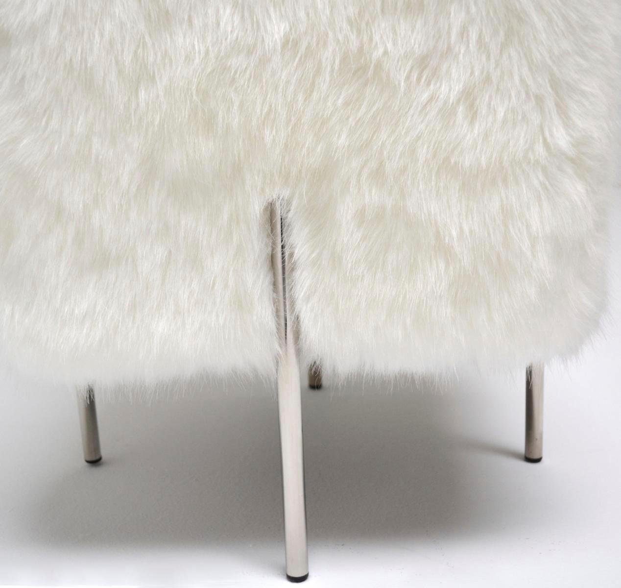 Leonique Hocker »Kube«, Quadratischer Fellhocker, Kunstfell Silber, ca. 44x44x45 cm