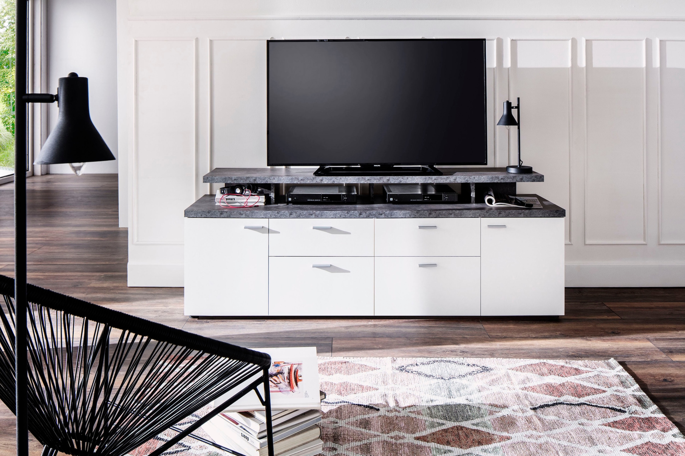 Home affaire TV-Board »Messina« 1 Stk. tlg. TV-Lowboard mit Türen, Schubladen & Fächern - (B/T/H) 180/47/66 cm