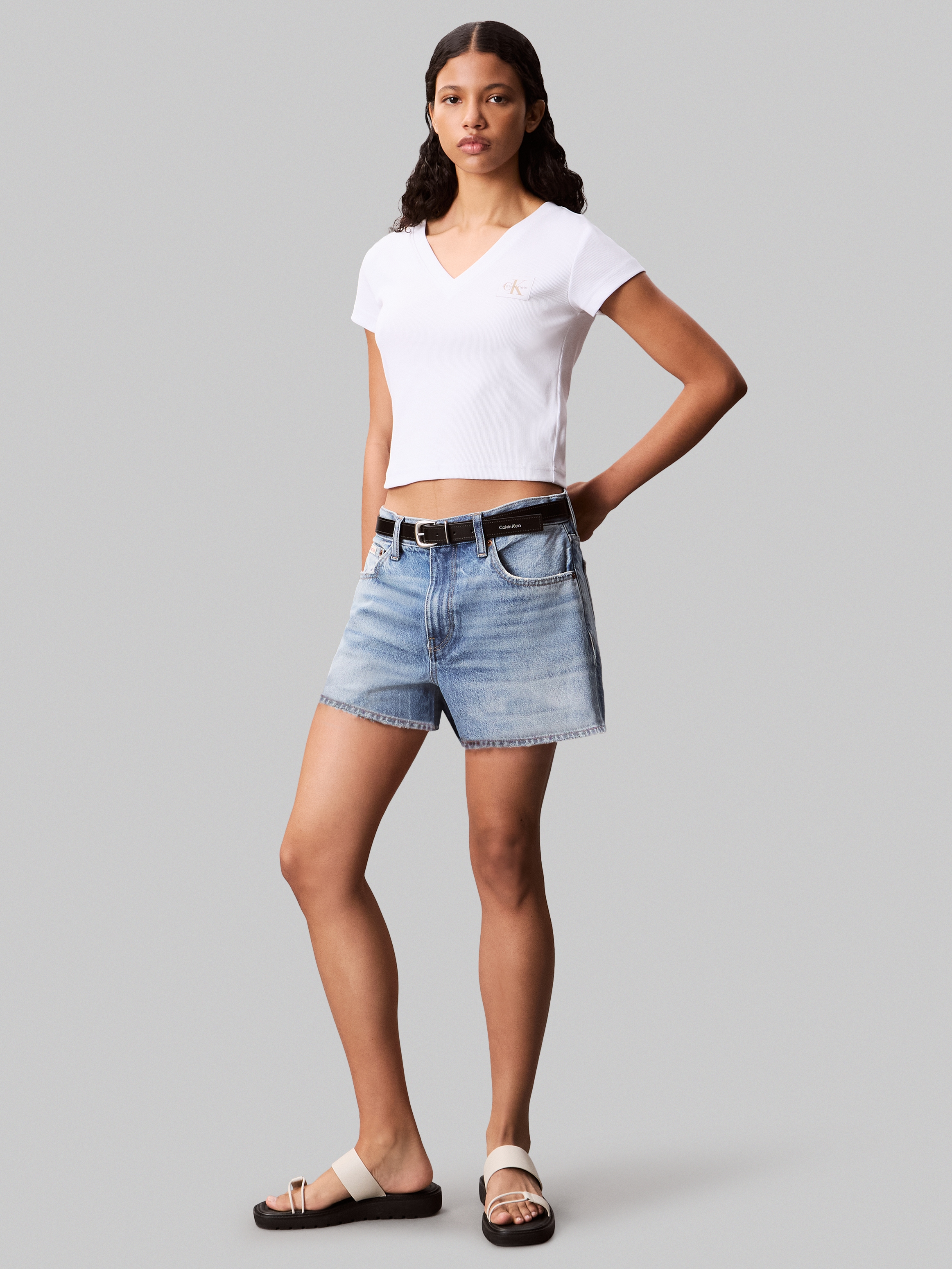 Calvin Klein Jeans T-Shirt »A- SS WOVEN LABEL RIB VNECK TEE«, mit gewebtem Label