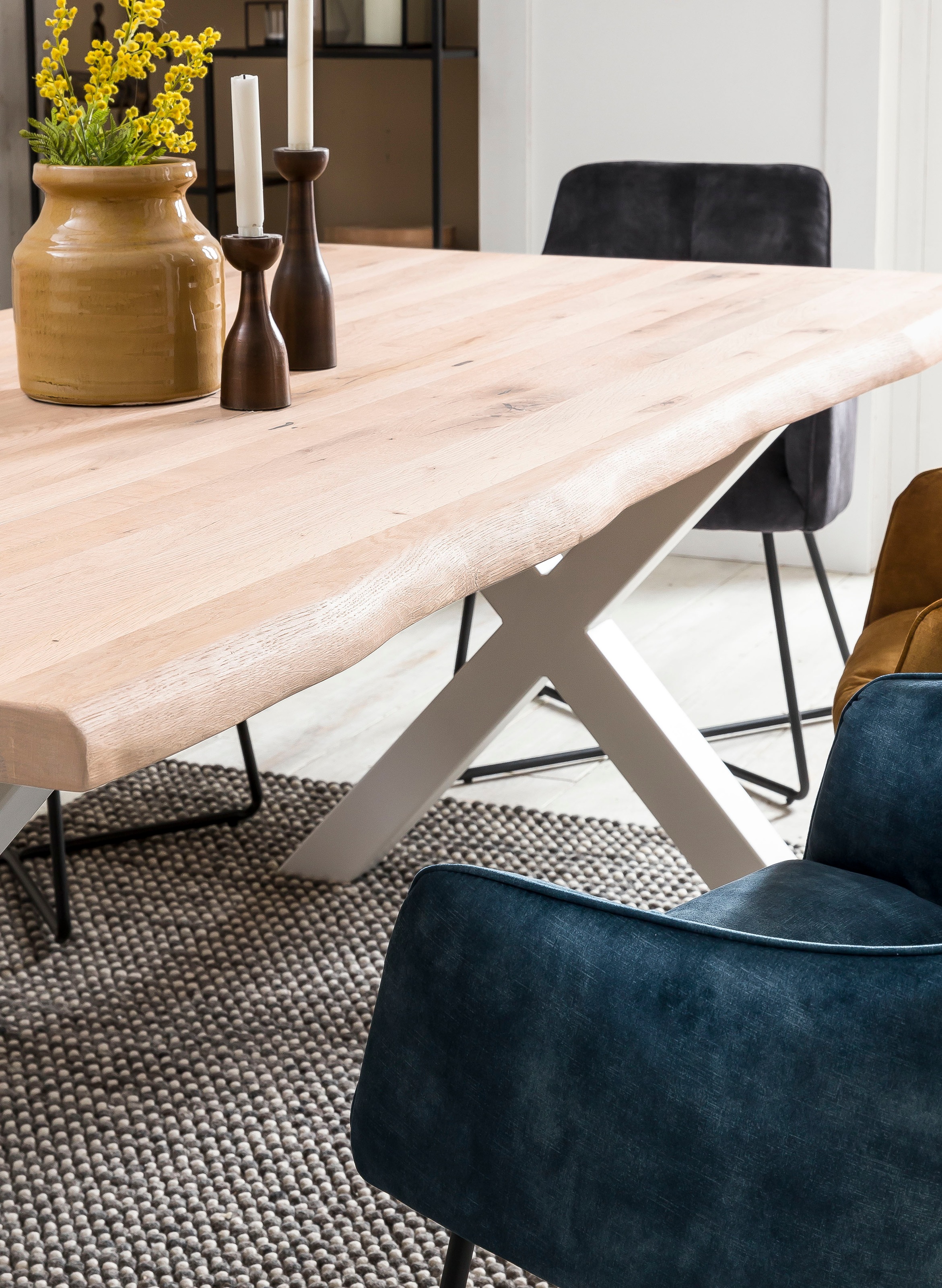 Home affaire Esstisch "Tristan" massive Balkeneiche geölt mit Baumkante günstig online kaufen