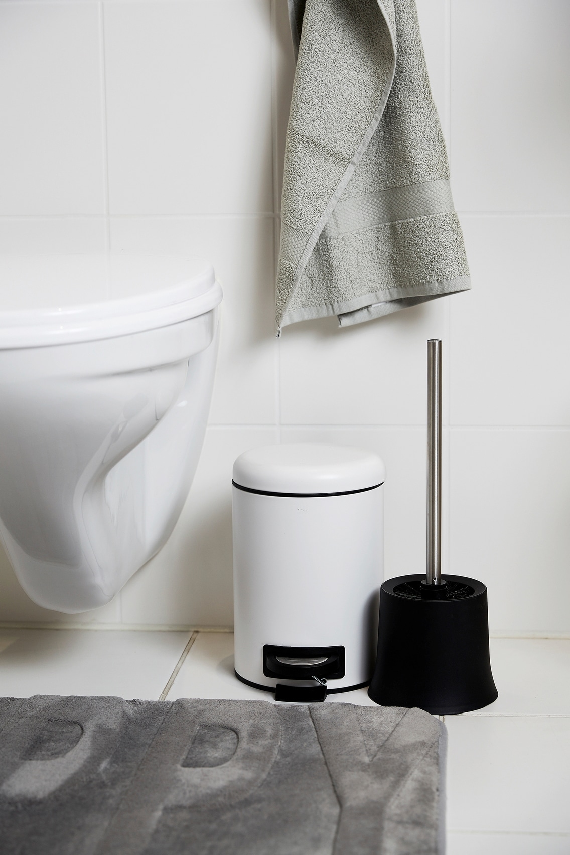 Set, »Basic aus Schwarz«, Polypropylen-Edelstahl-Kunststoff, WENKO bestellen St., 1 schwarz WC-Garnitur online
