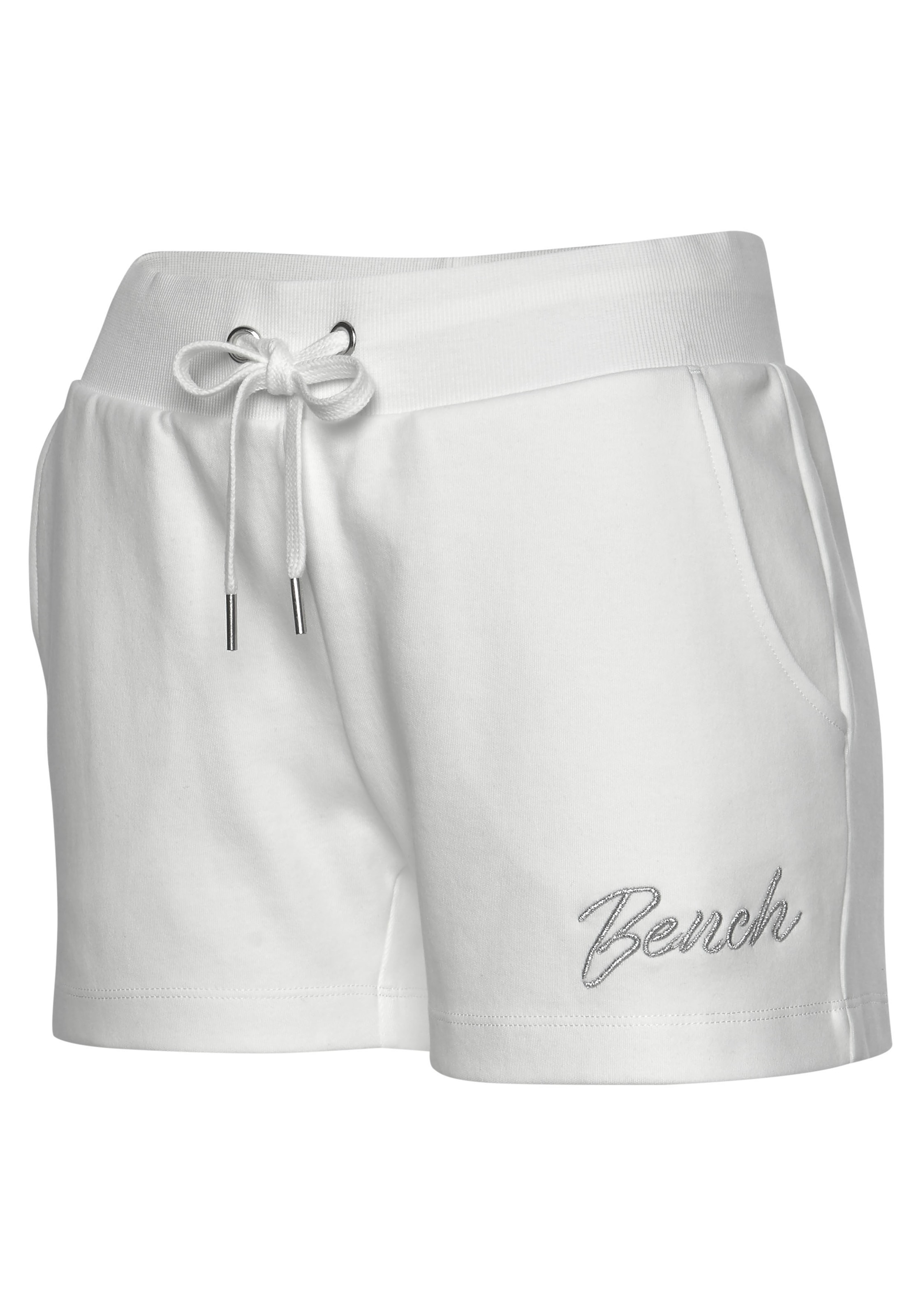 Bench. Loungewear Relaxshorts  mit kleiner glänzenden Logostickerei, Loungeanzug