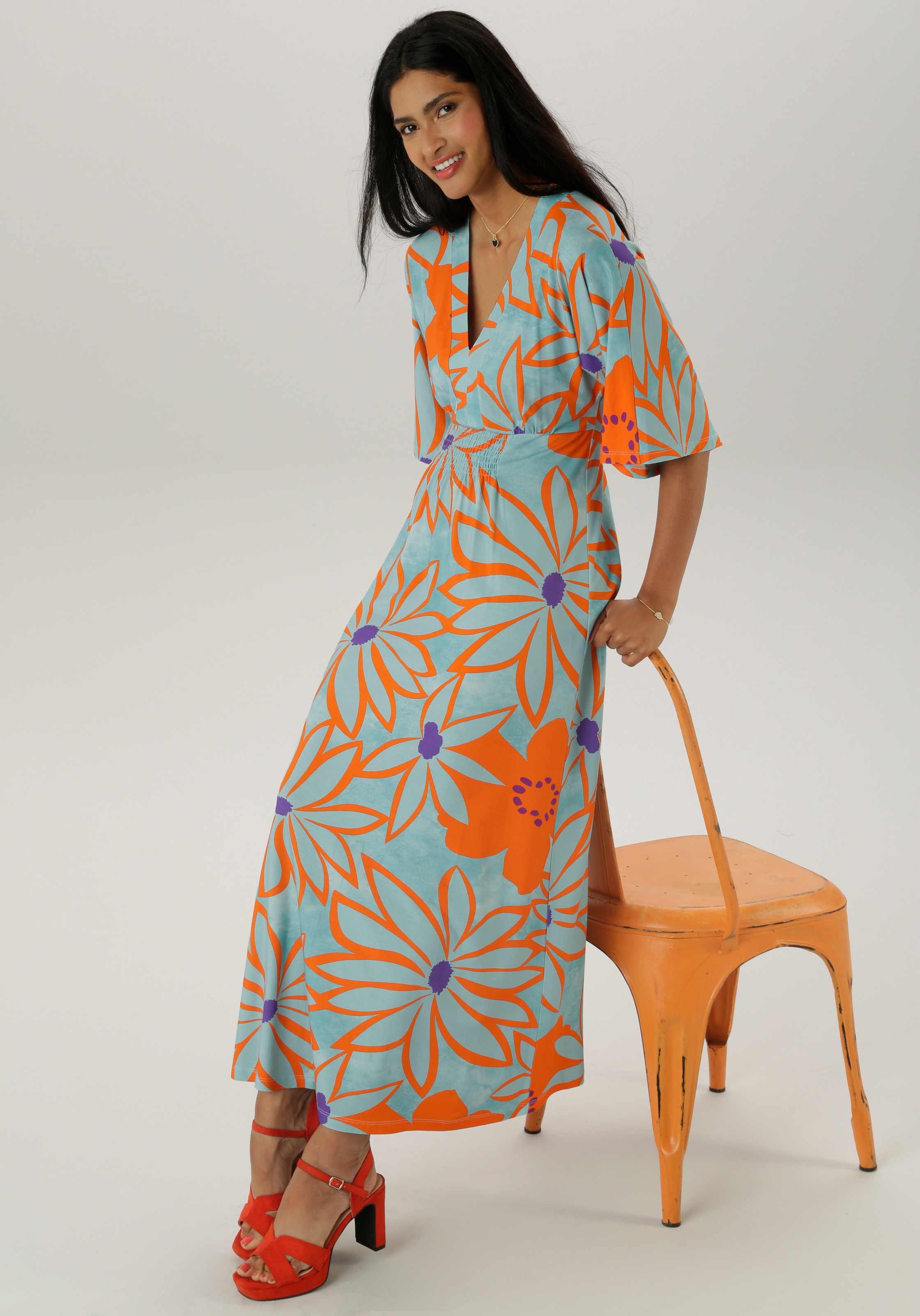 Aniston SELECTED Maxikleid, mit weiten, 3/4-langen Ärmeln